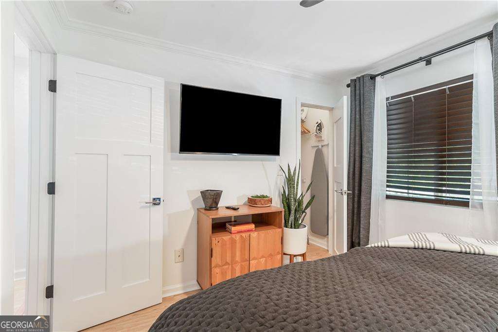 210 Sampson Street NE # 3