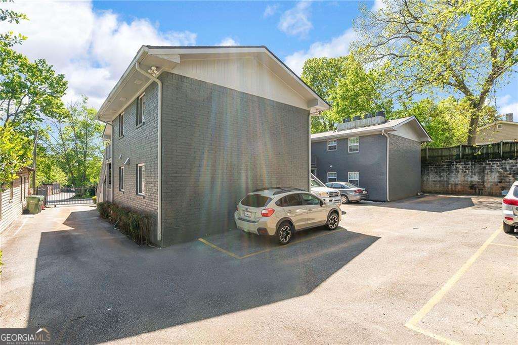 210 Sampson Street NE # 3