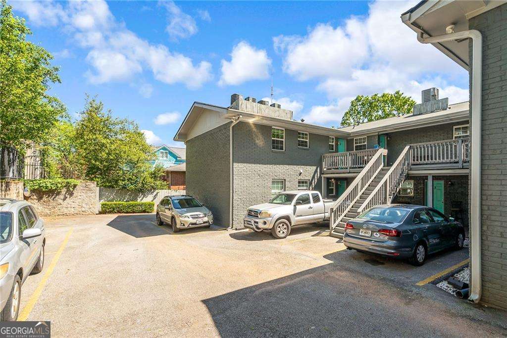 210 Sampson Street NE # 3