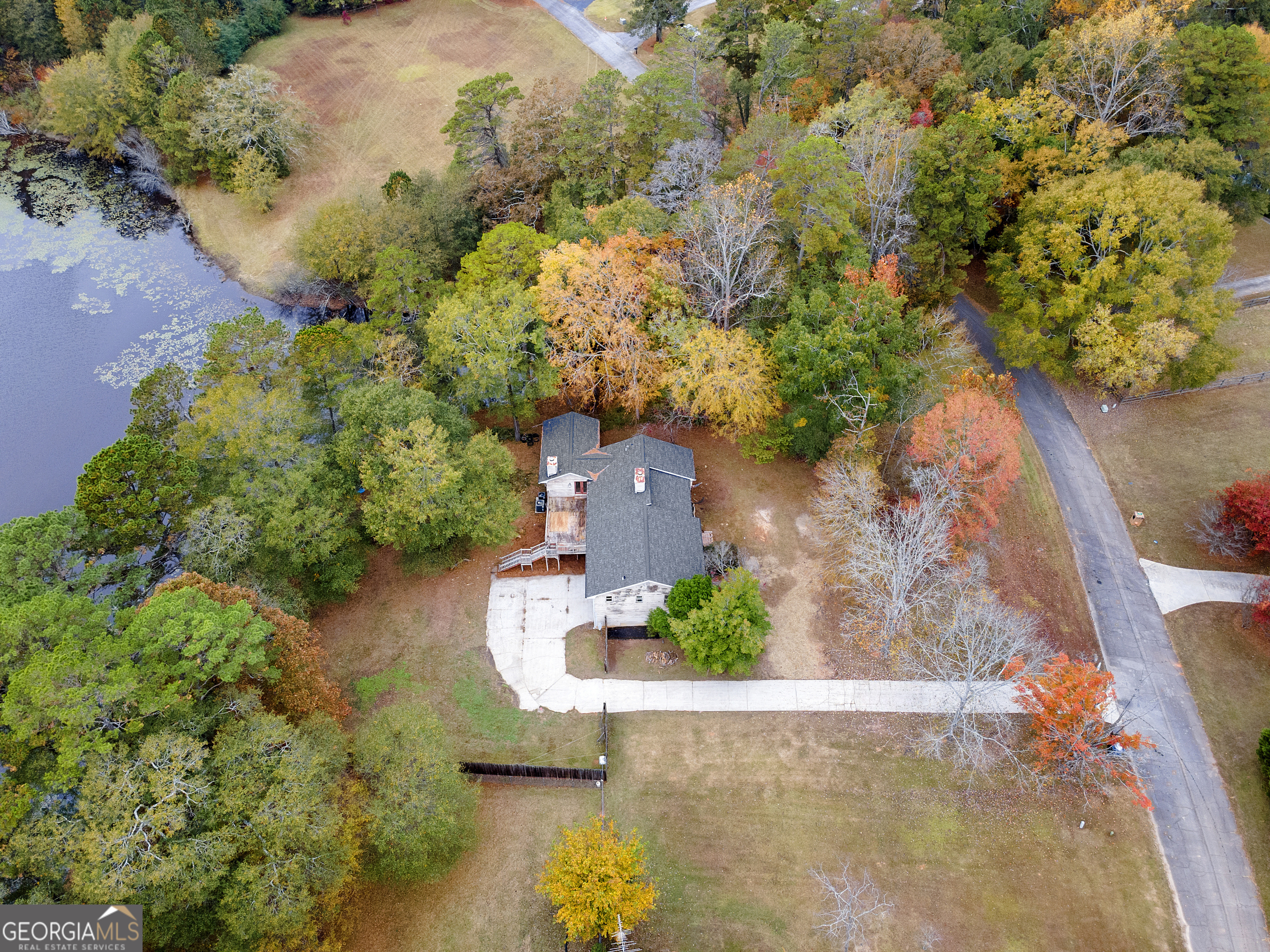 3177 Spring Lake Drive NE