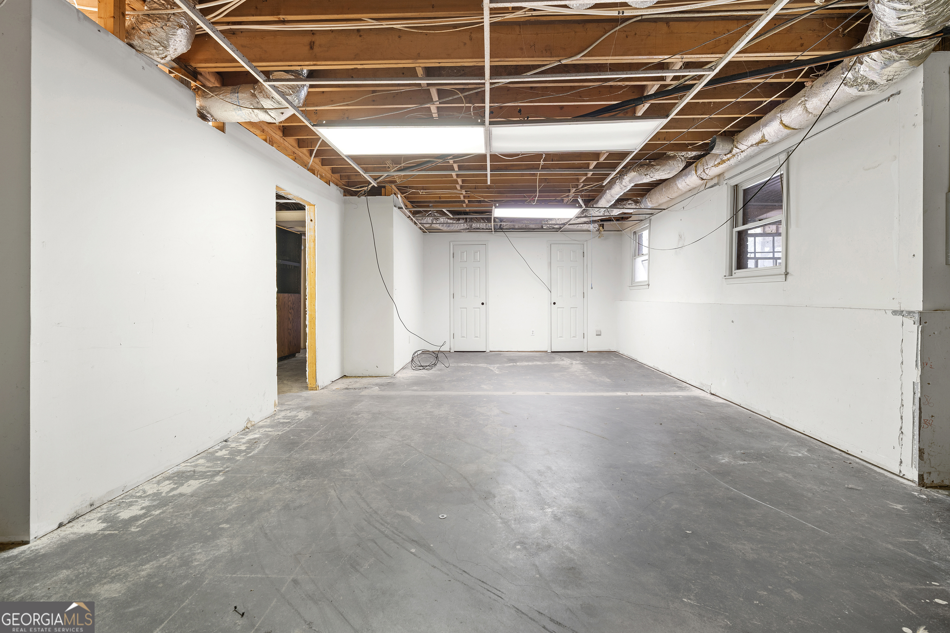 3177 Spring Lake Drive NE