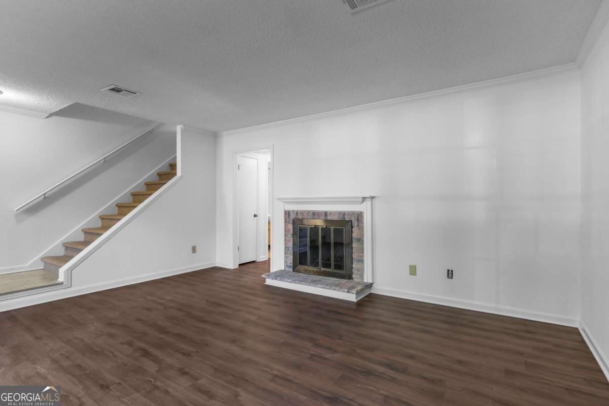 2501 Northlake Court NE