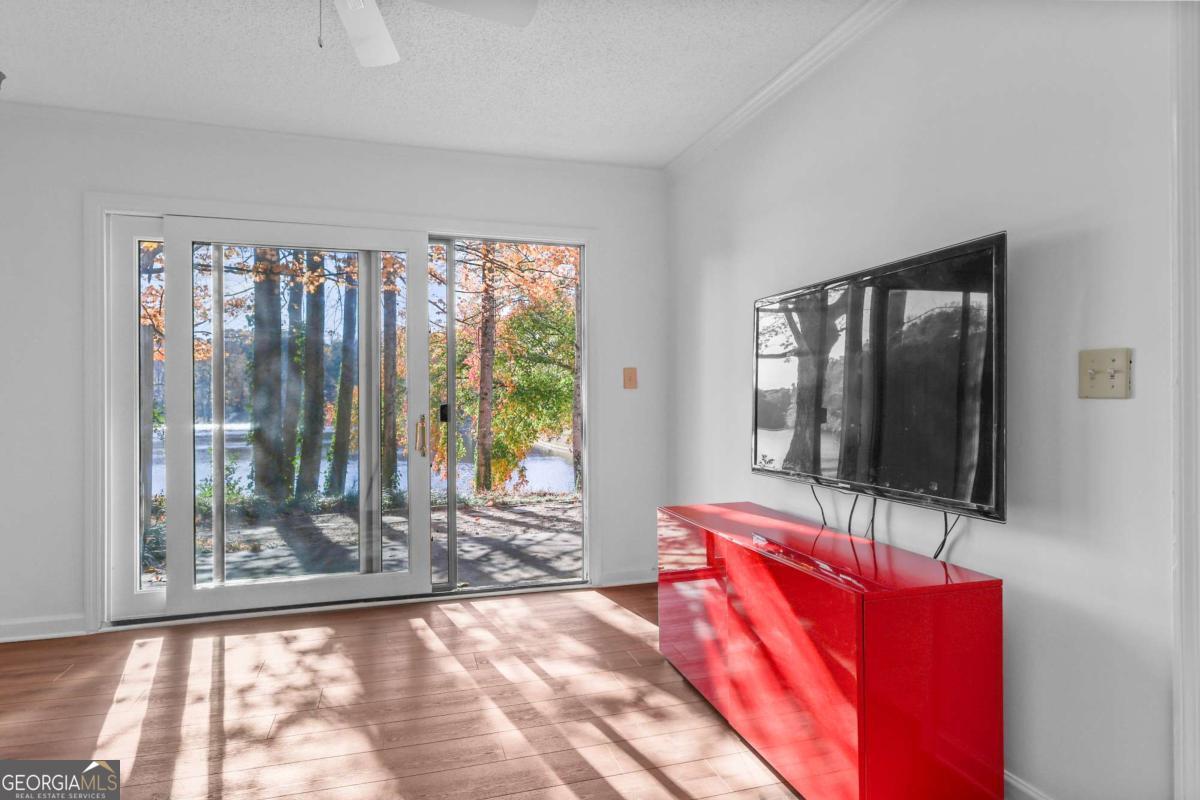 2501 Northlake Court NE