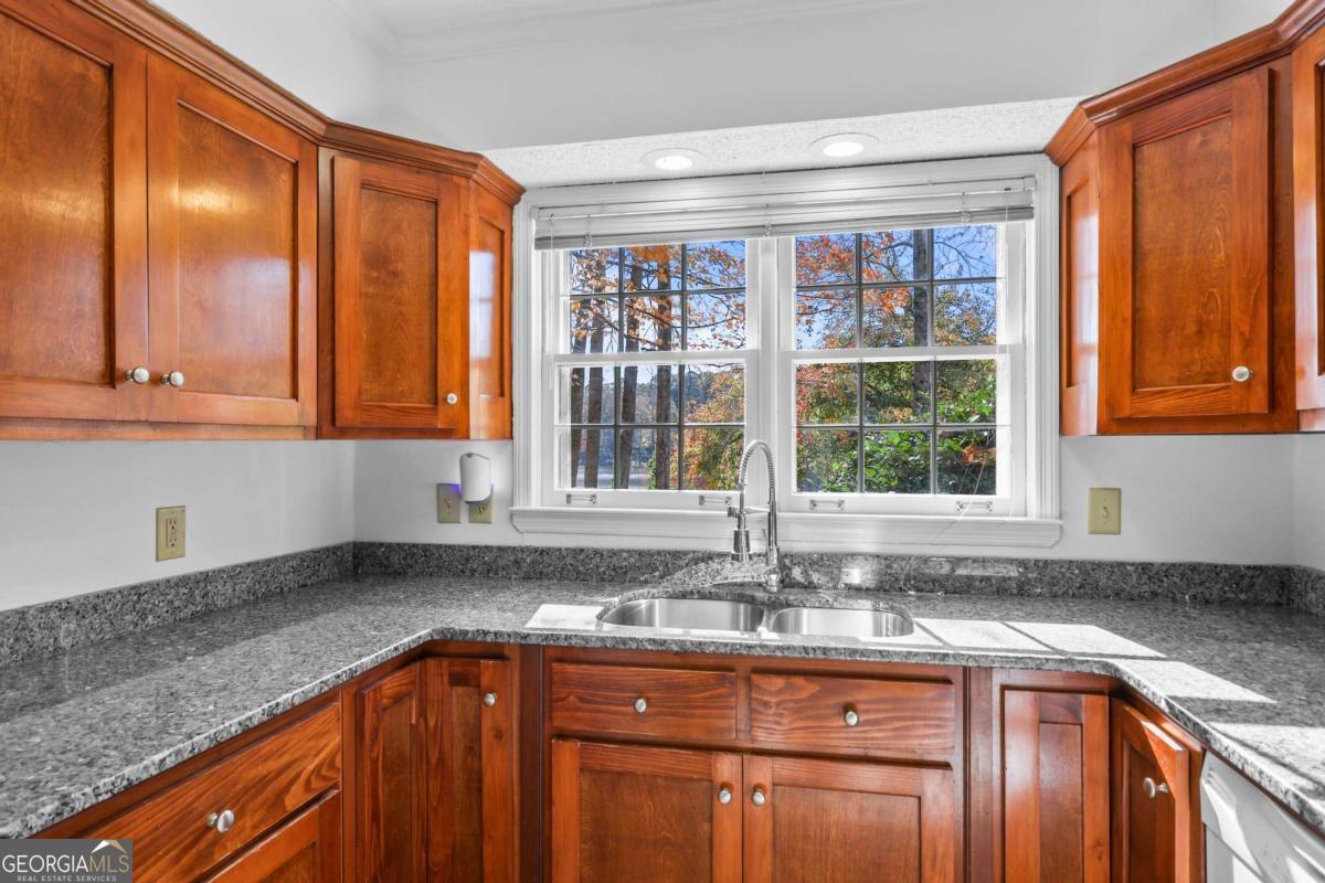 2501 Northlake Court NE