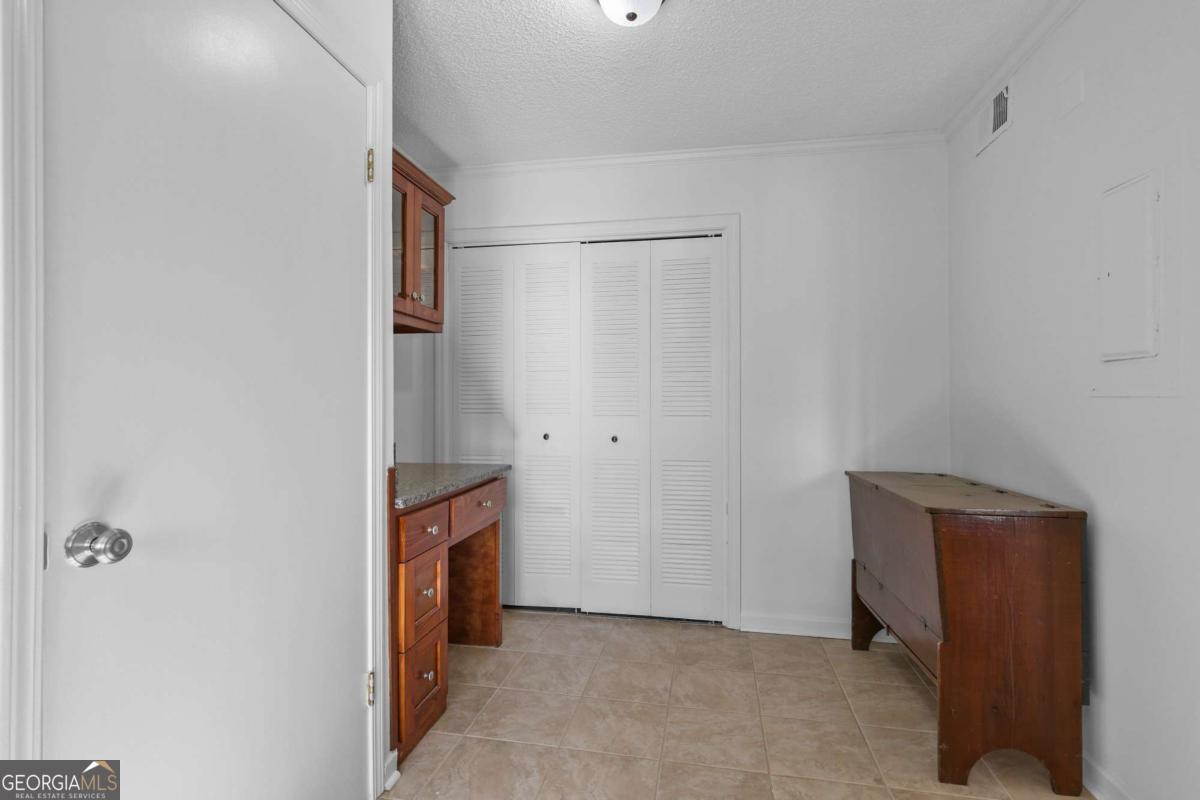 2501 Northlake Court NE