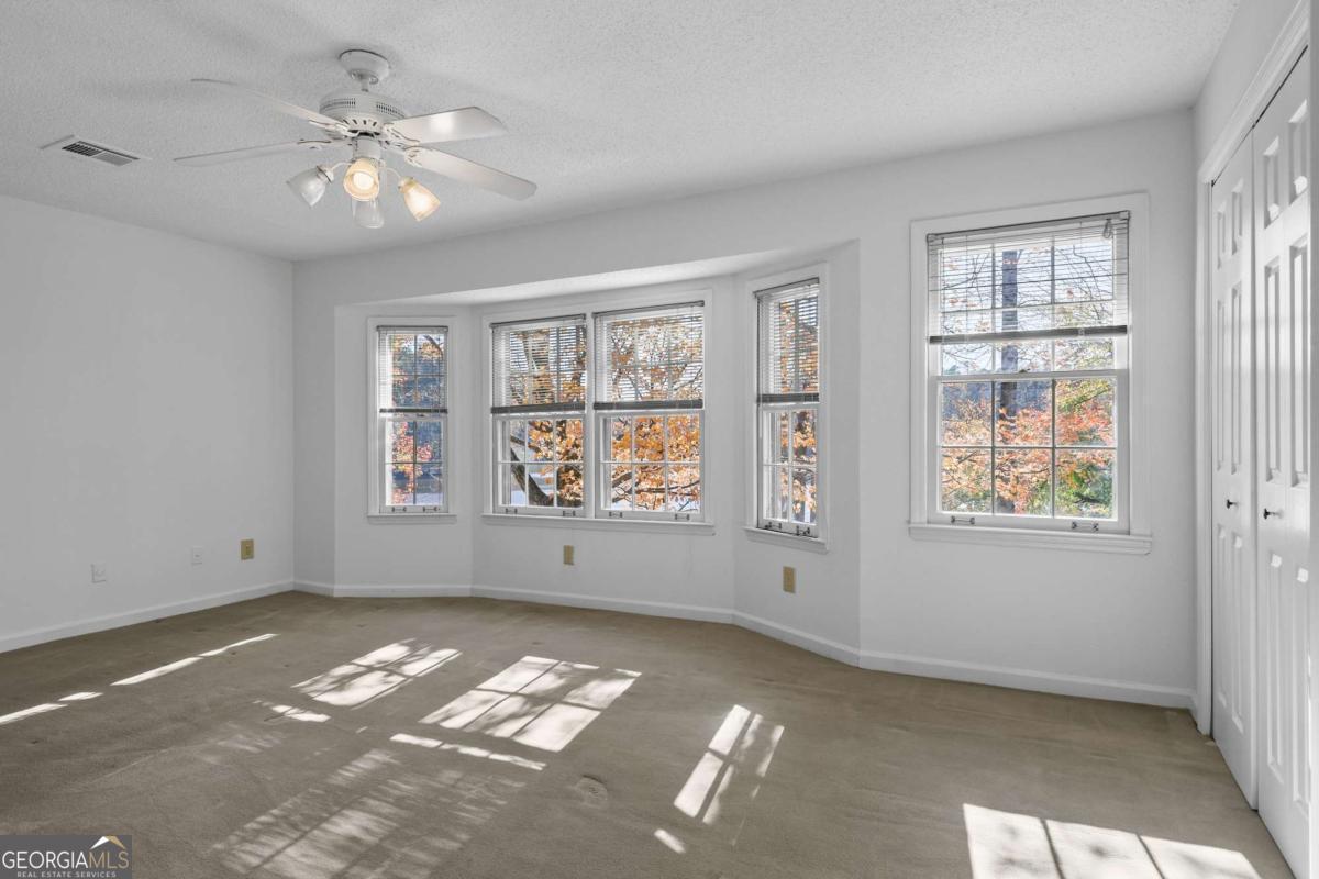 2501 Northlake Court NE