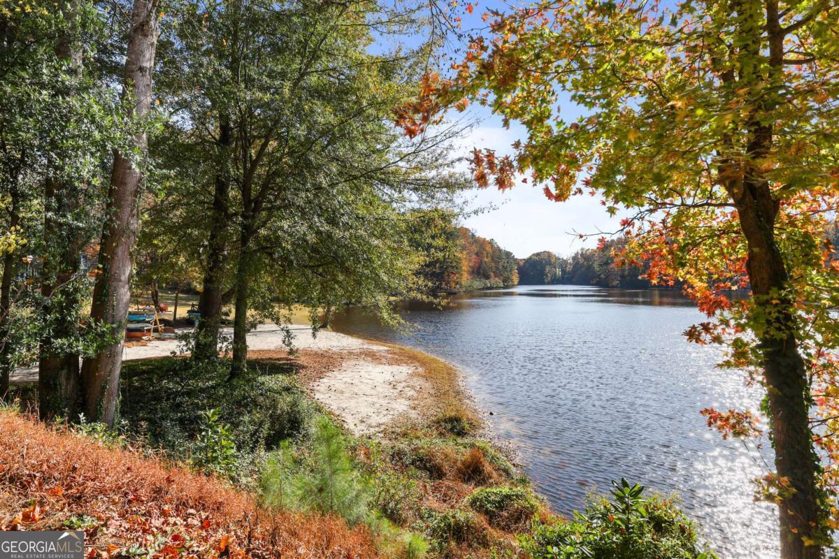 2501 Northlake Court NE