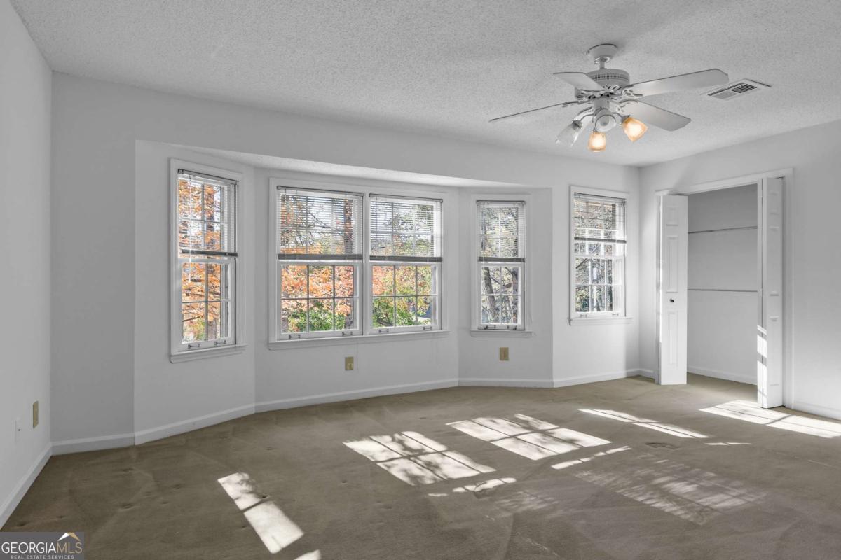 2501 Northlake Court NE