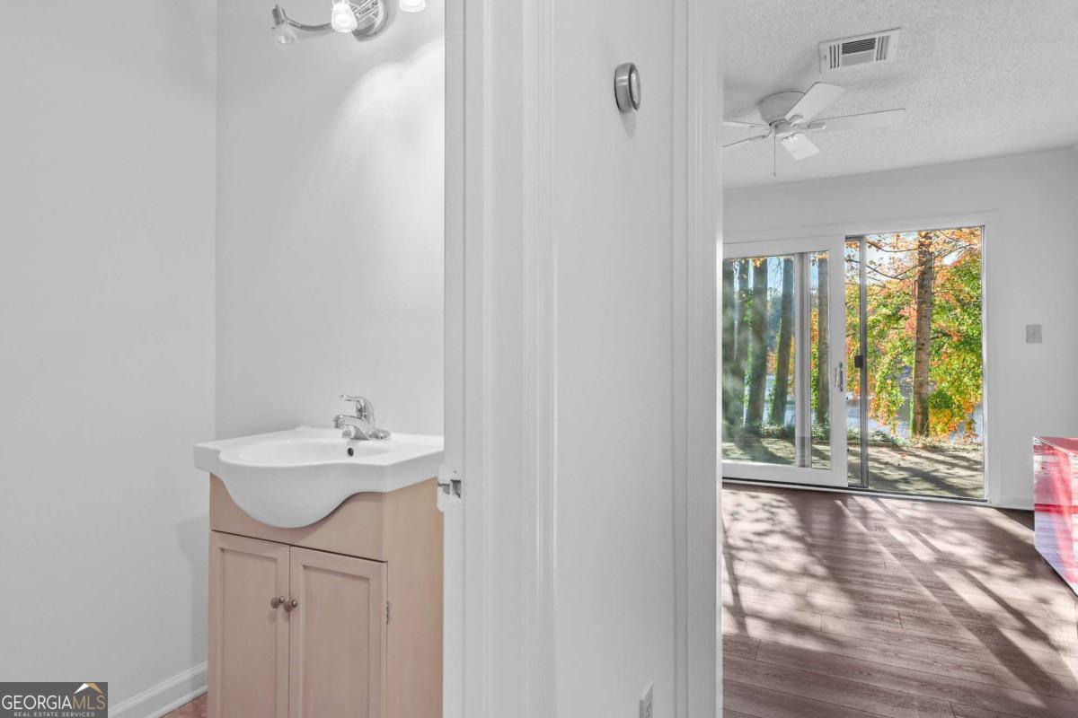 2501 Northlake Court NE