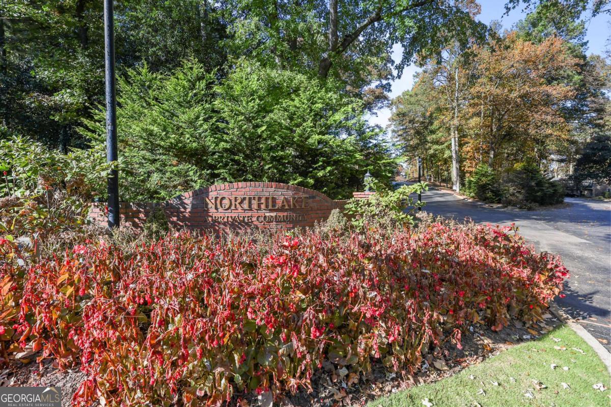 2501 Northlake Court NE