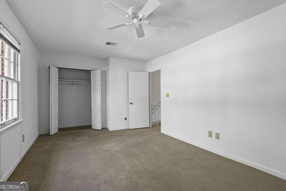 2501 Northlake Court NE