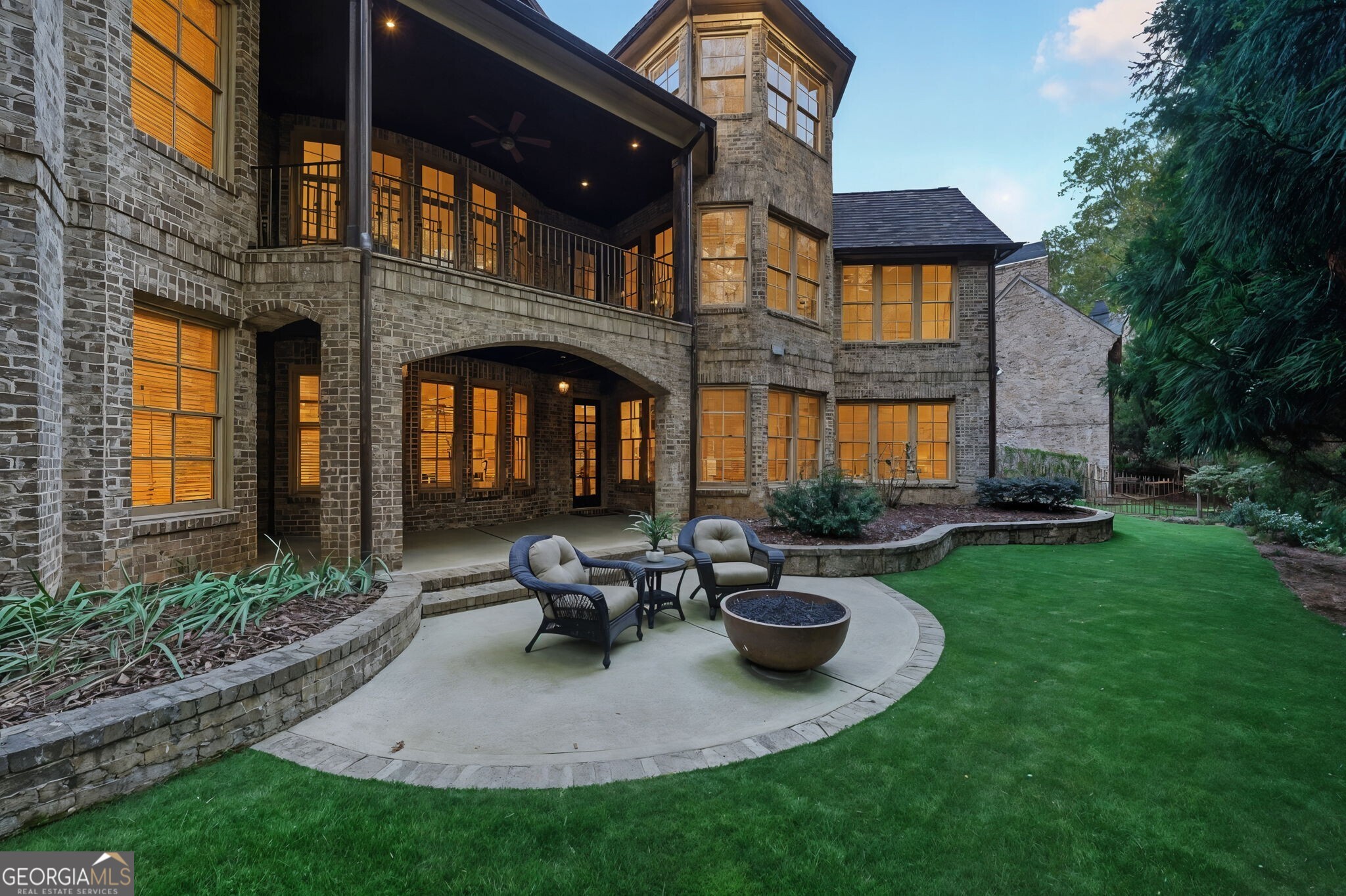 841 Camden Park Court NE