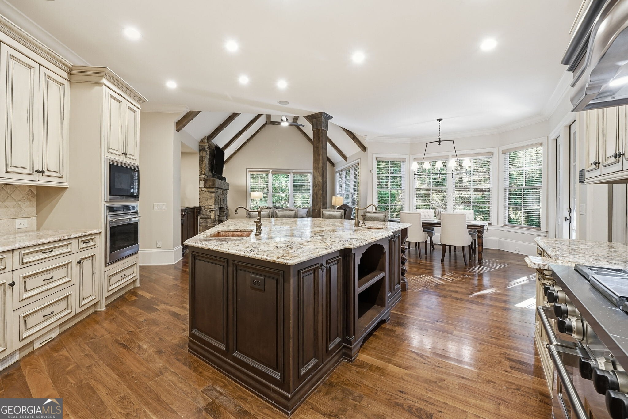 841 Camden Park Court NE