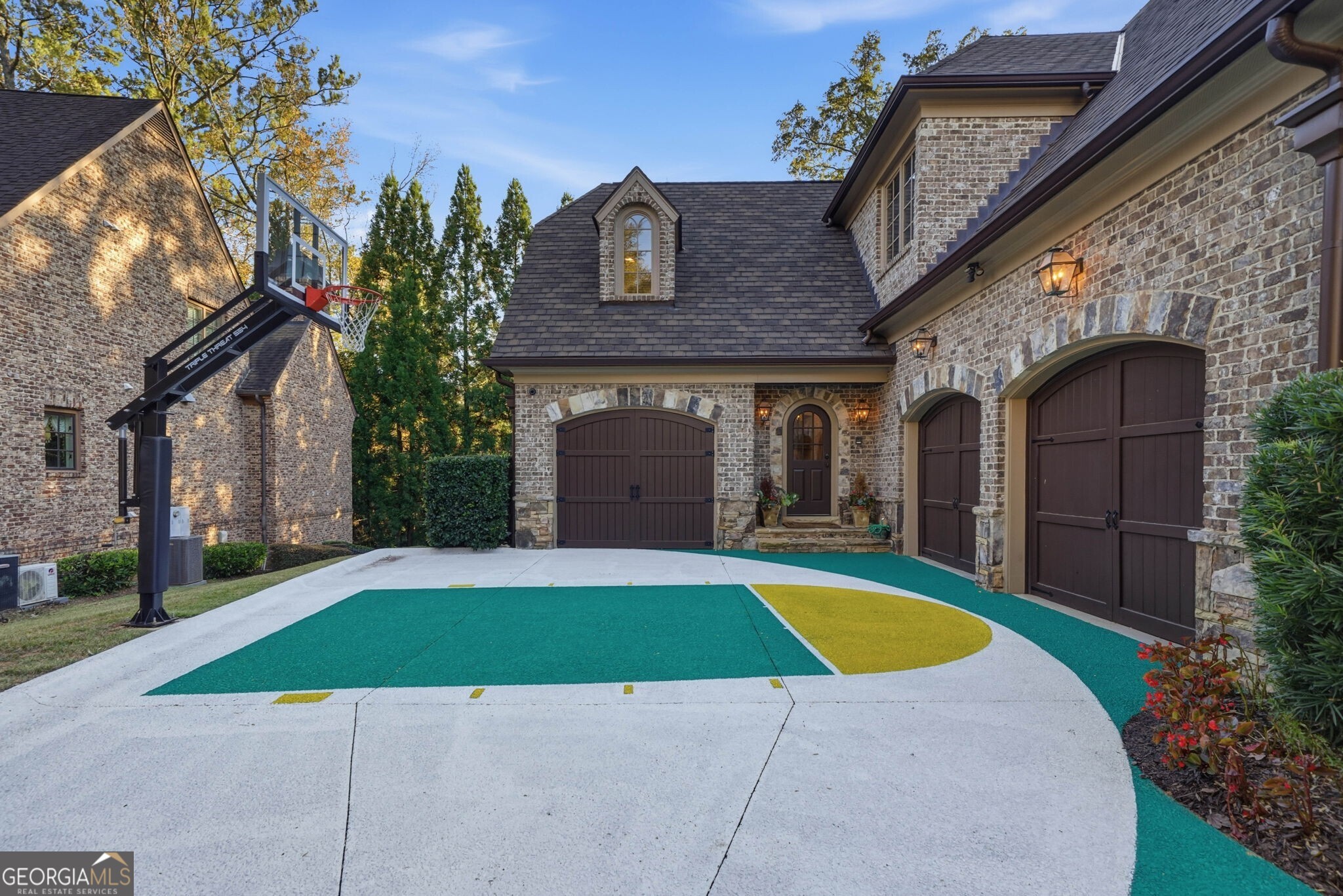 841 Camden Park Court NE