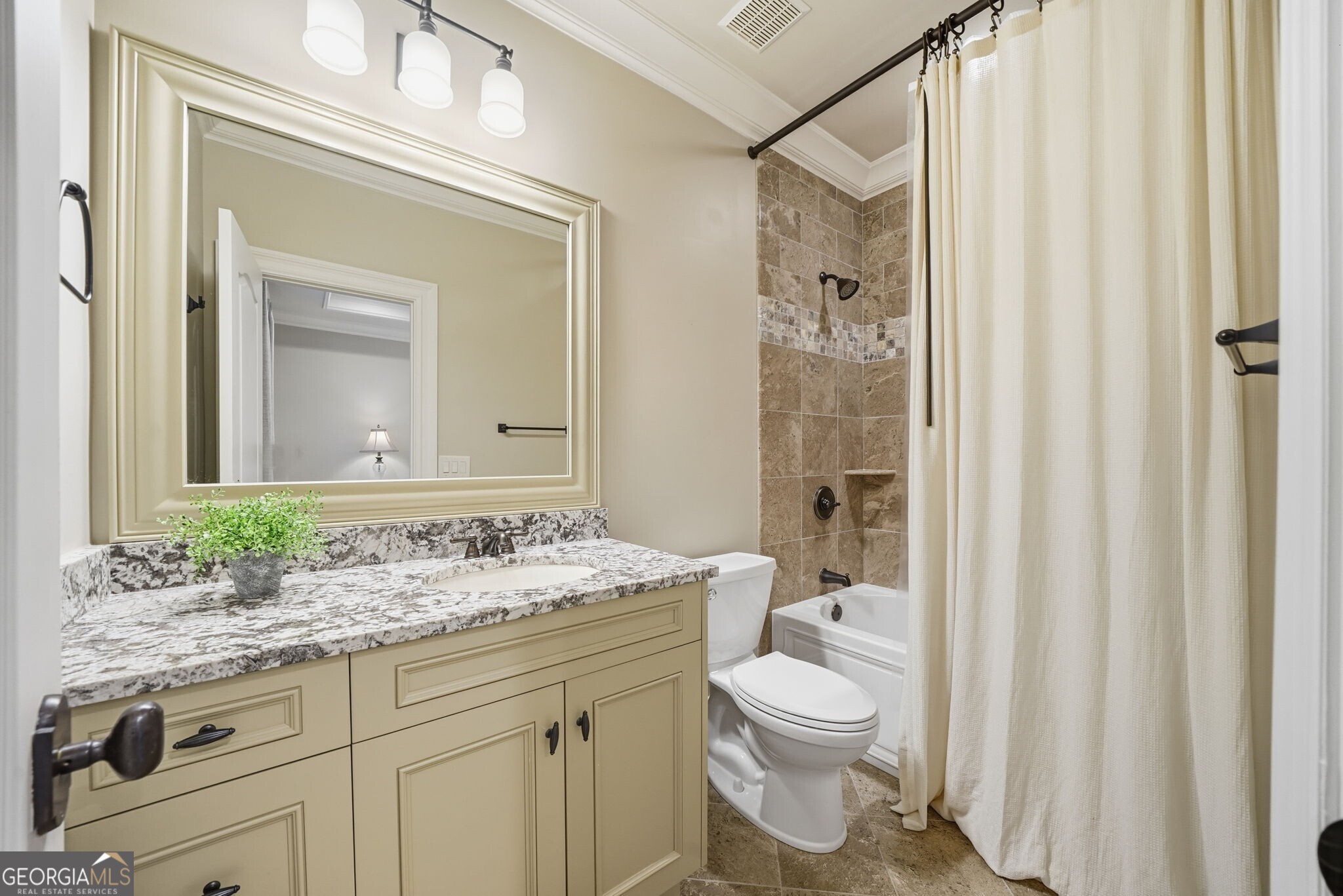 841 Camden Park Court NE