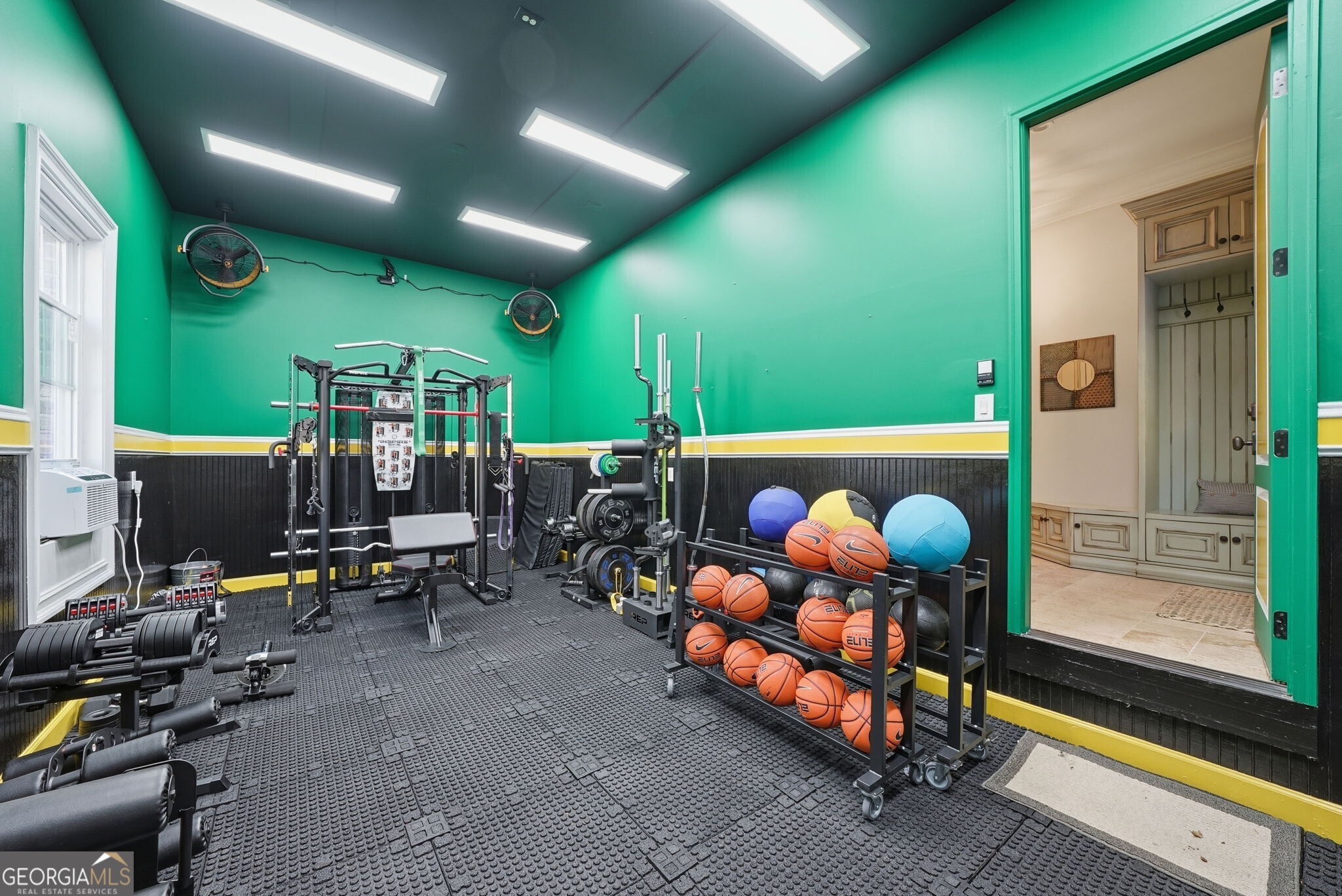 841 Camden Park Court NE