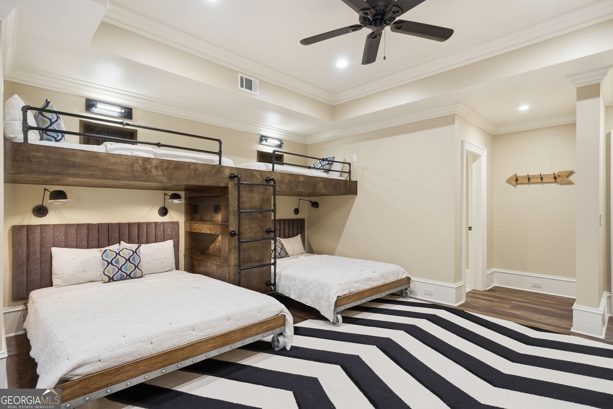 841 Camden Park Court NE