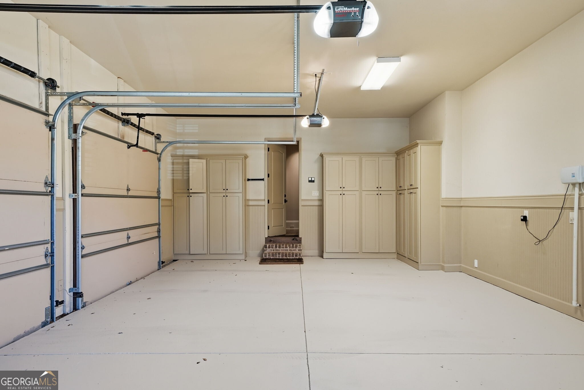 841 Camden Park Court NE