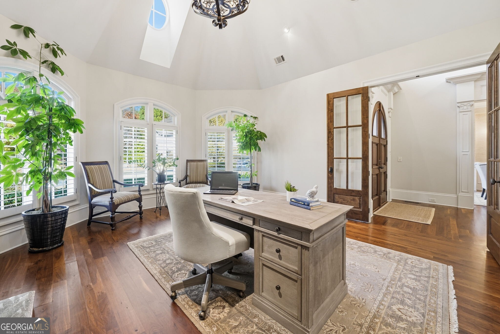 841 Camden Park Court NE