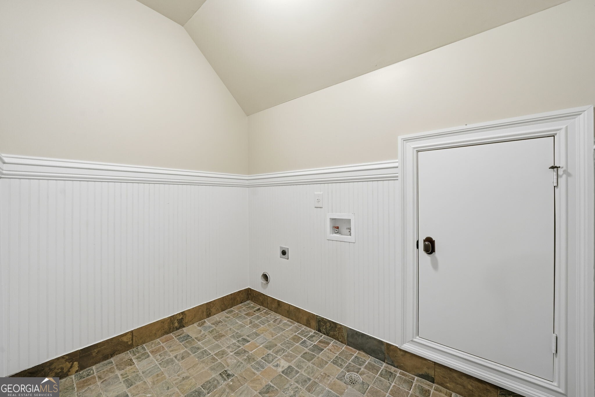 841 Camden Park Court NE