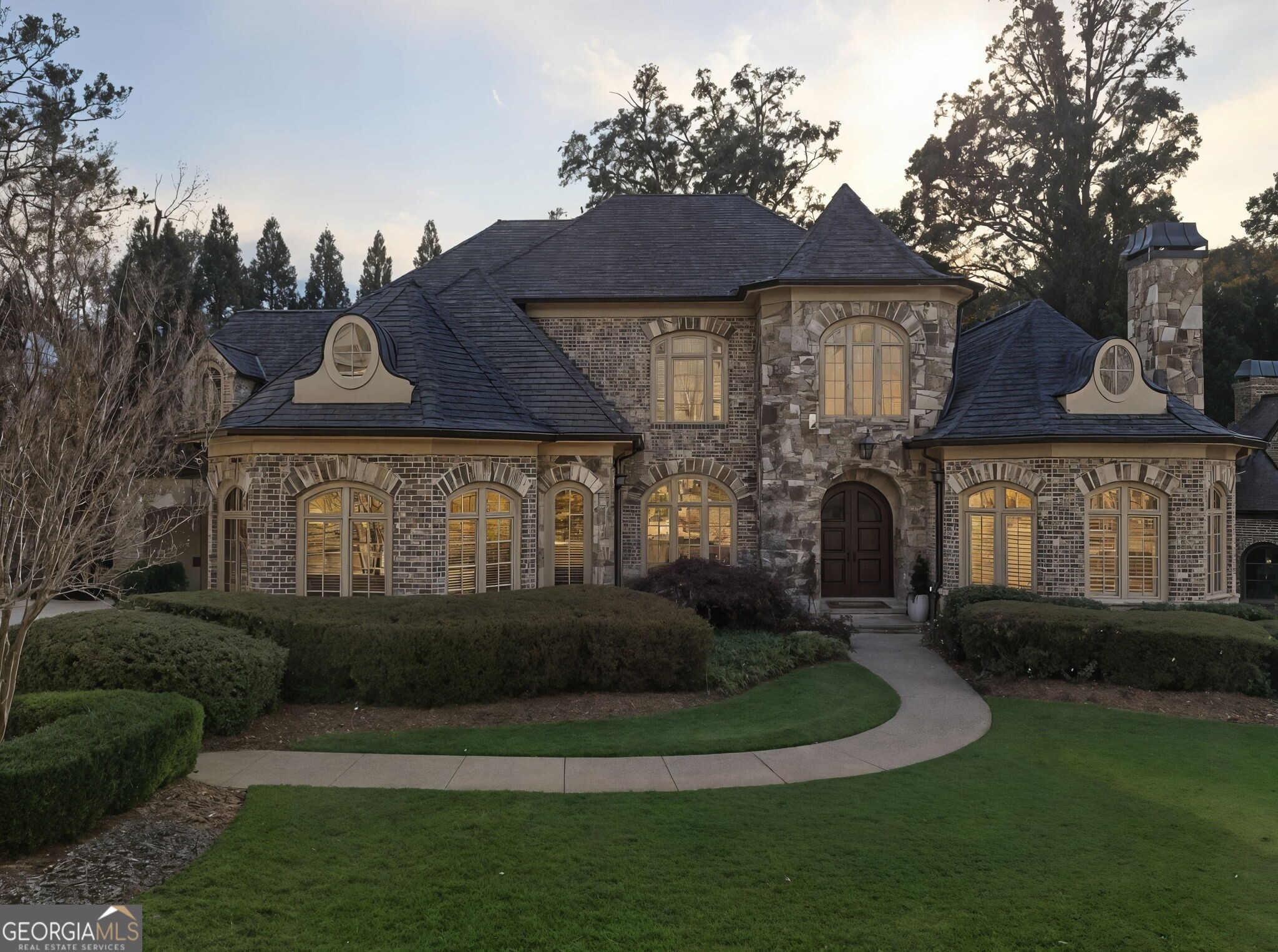 841 Camden Park Court NE