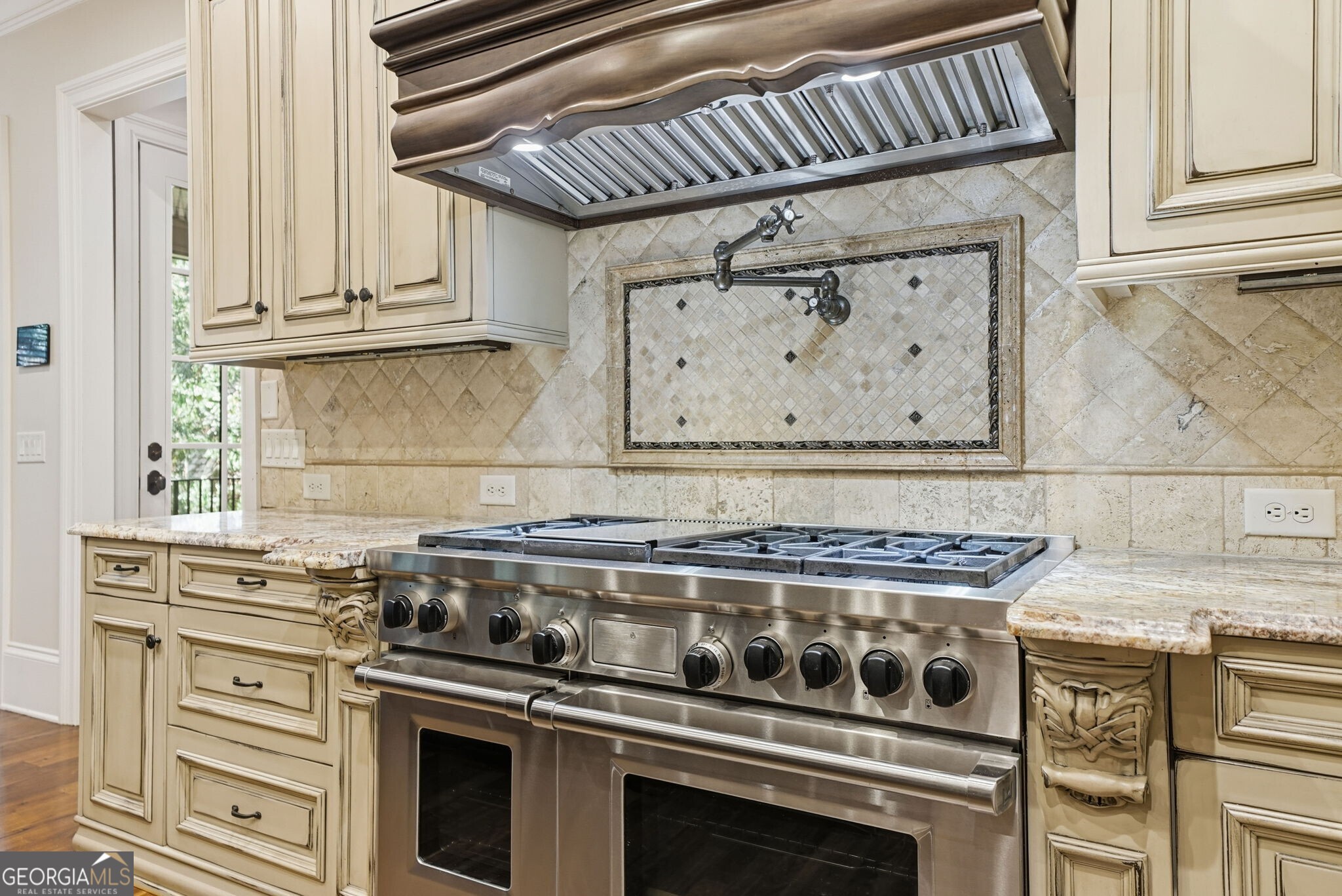 841 Camden Park Court NE