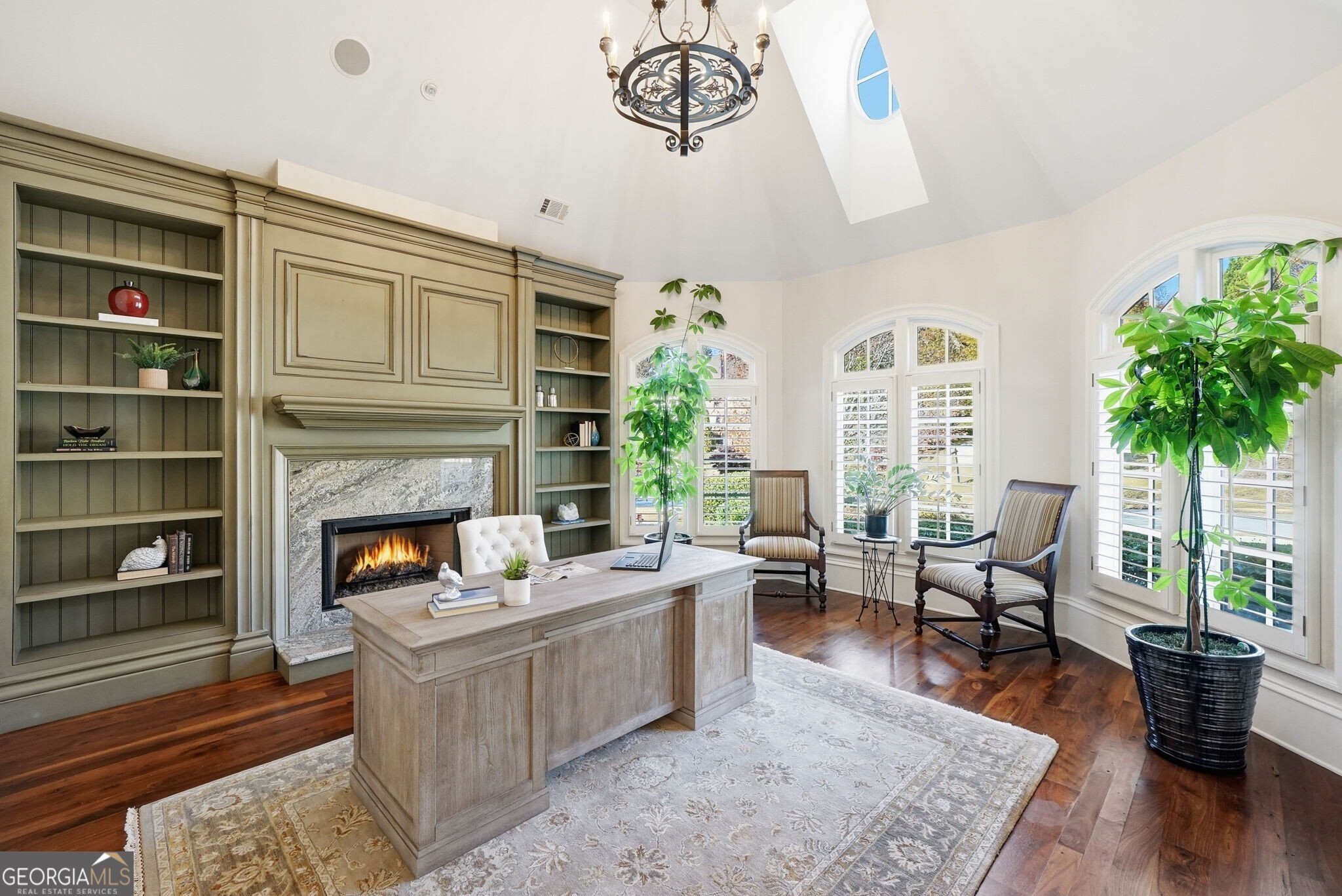 841 Camden Park Court NE