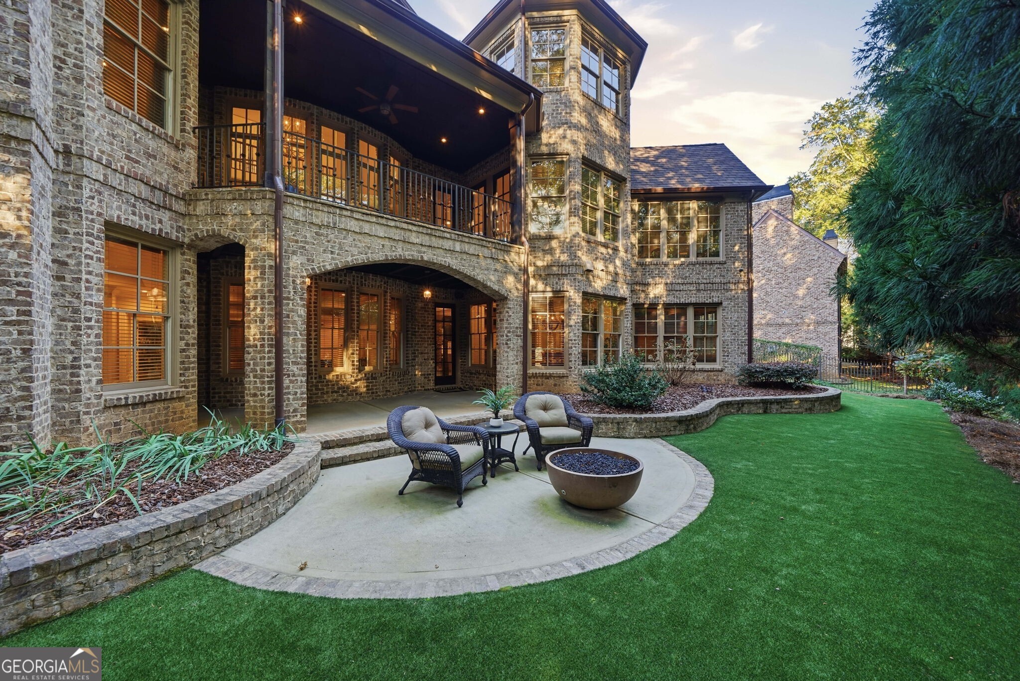 841 Camden Park Court NE