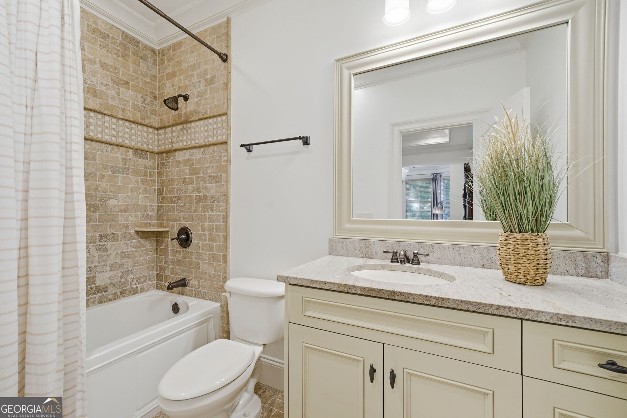 841 Camden Park Court NE