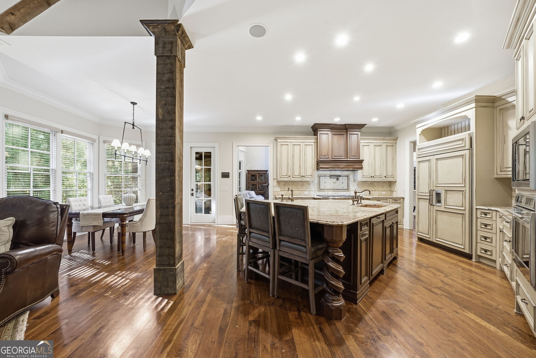 841 Camden Park Court NE