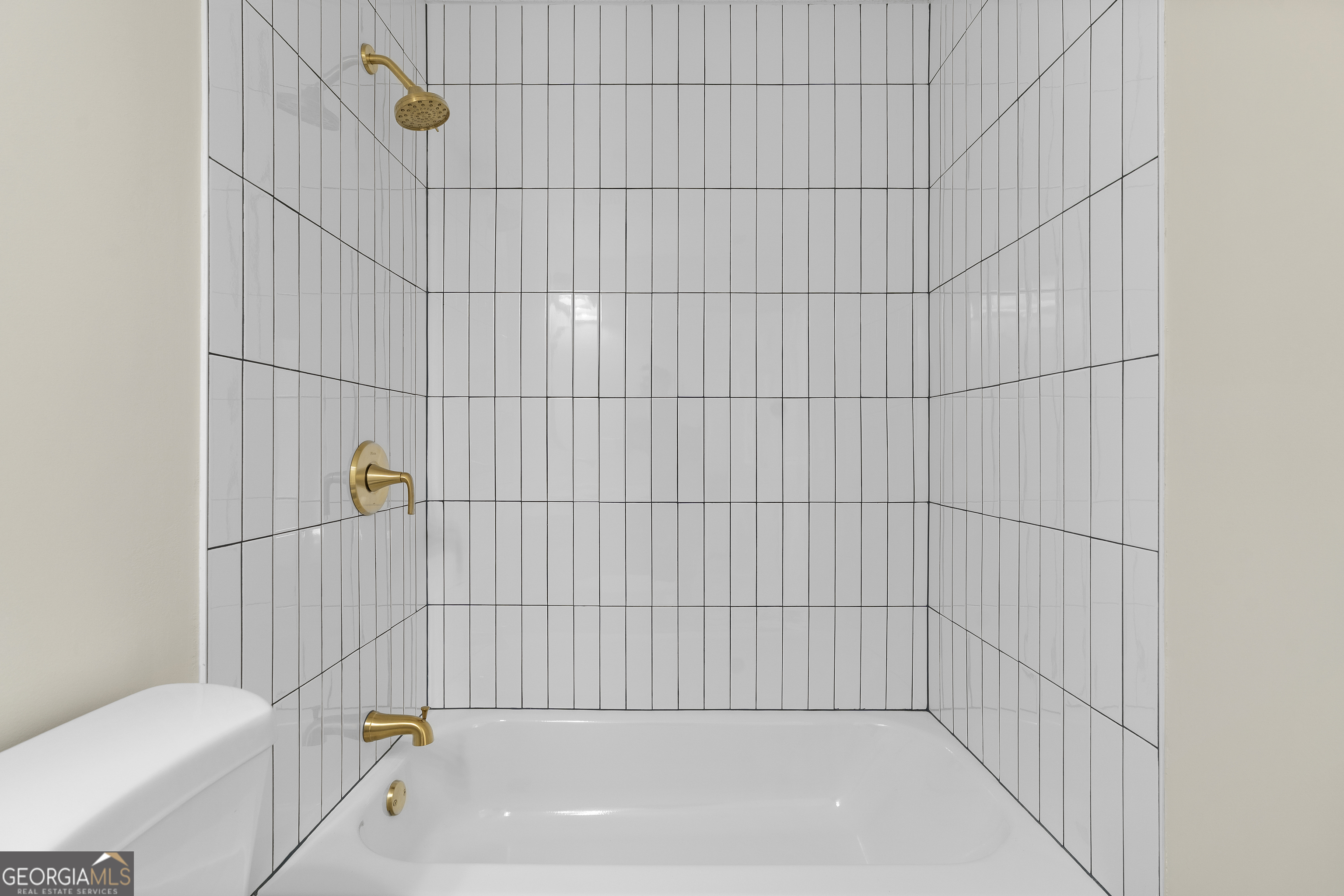 6856 Hill Creek Cove