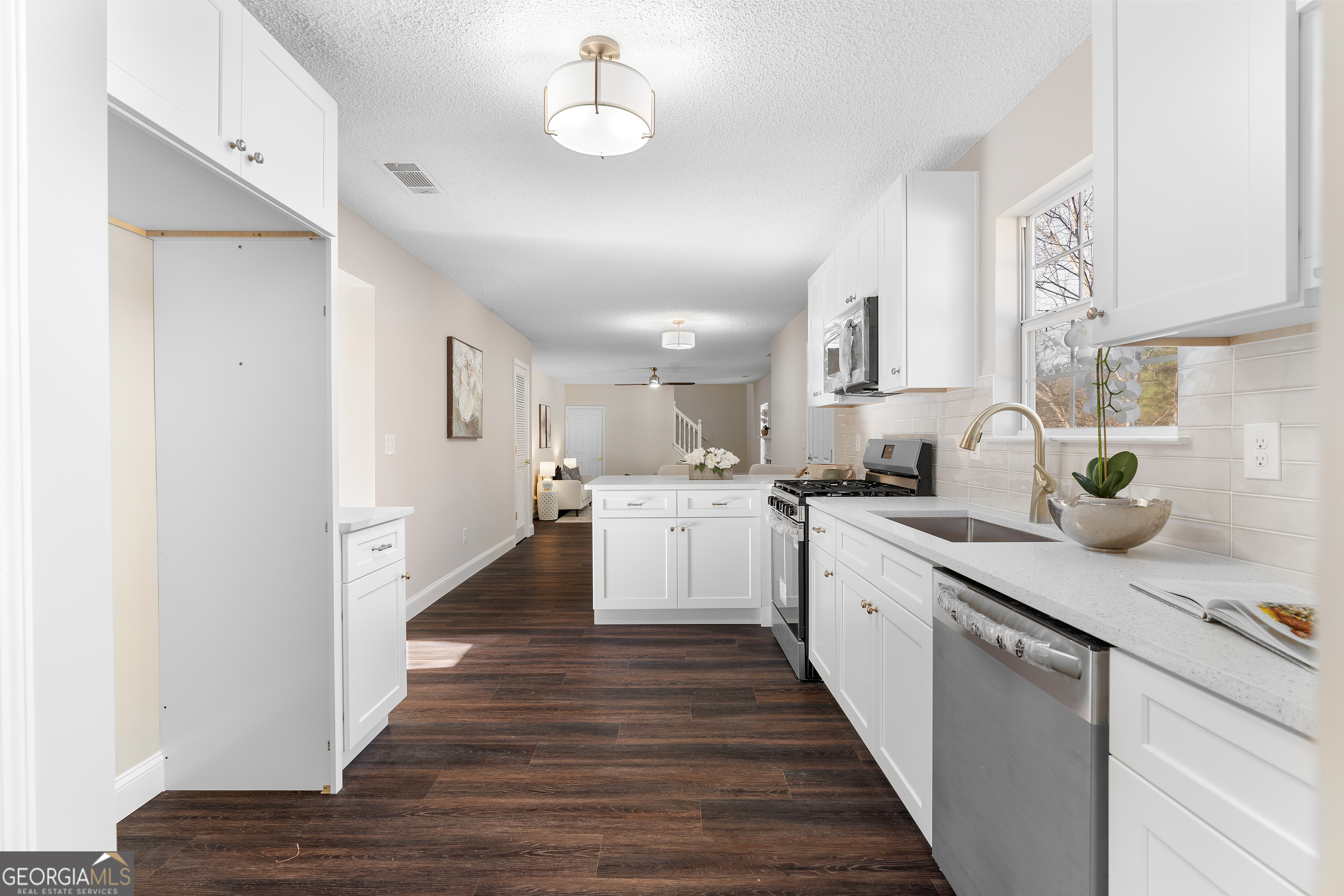 6856 Hill Creek Cove