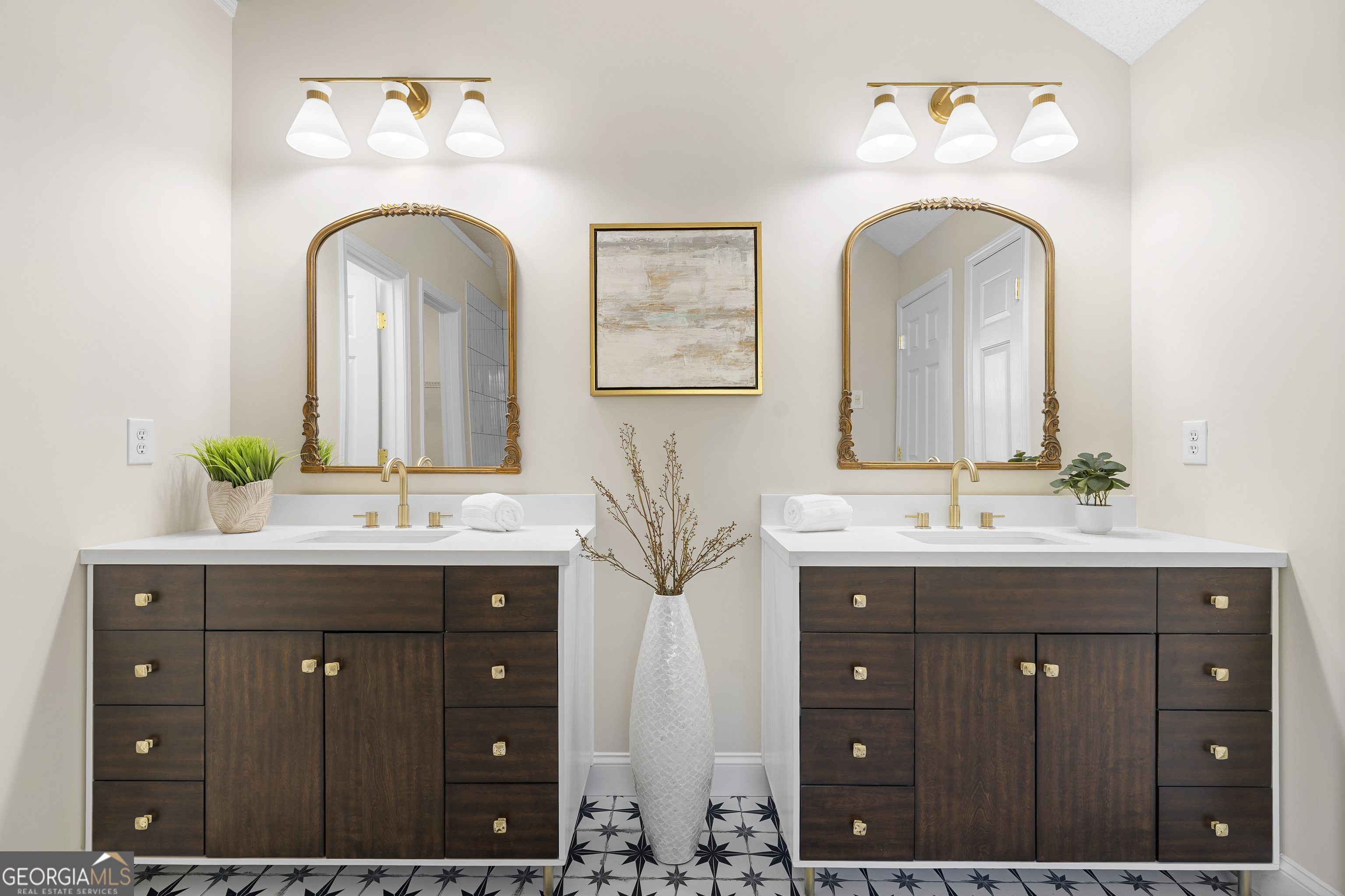 6856 Hill Creek Cove