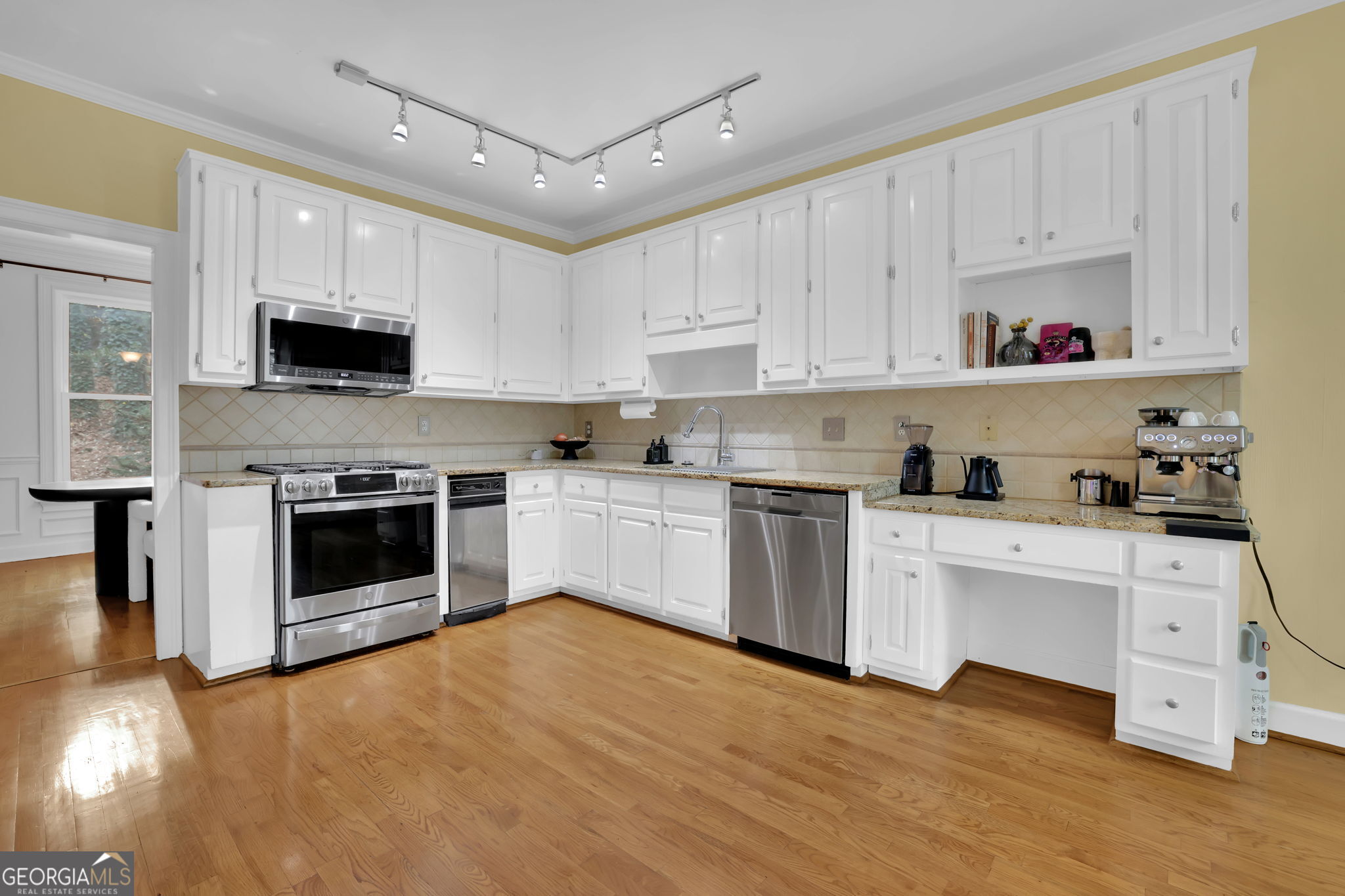 7155 Roswell Road # 14