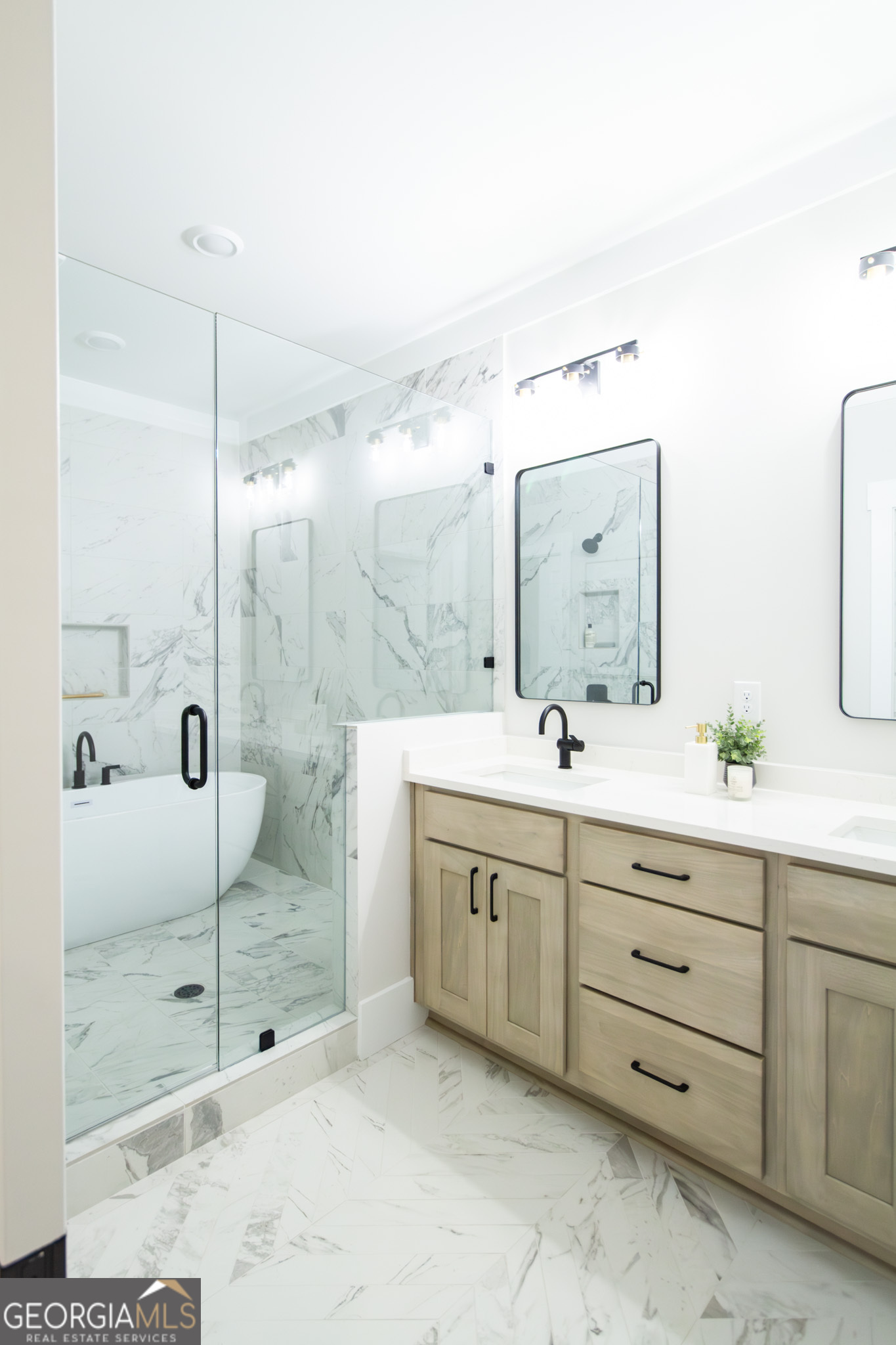 507 Casanova Street SE