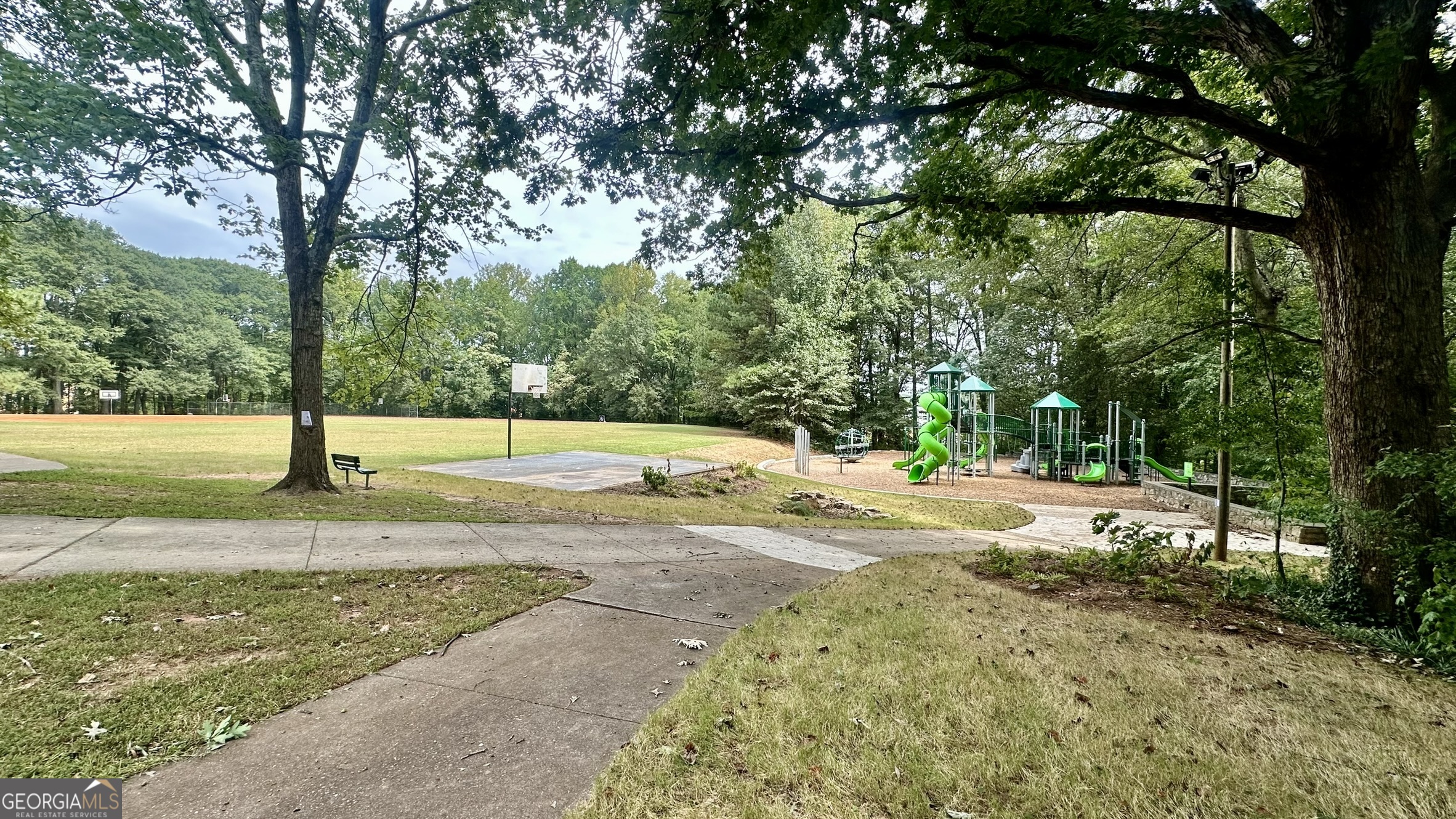 507 Casanova Street SE