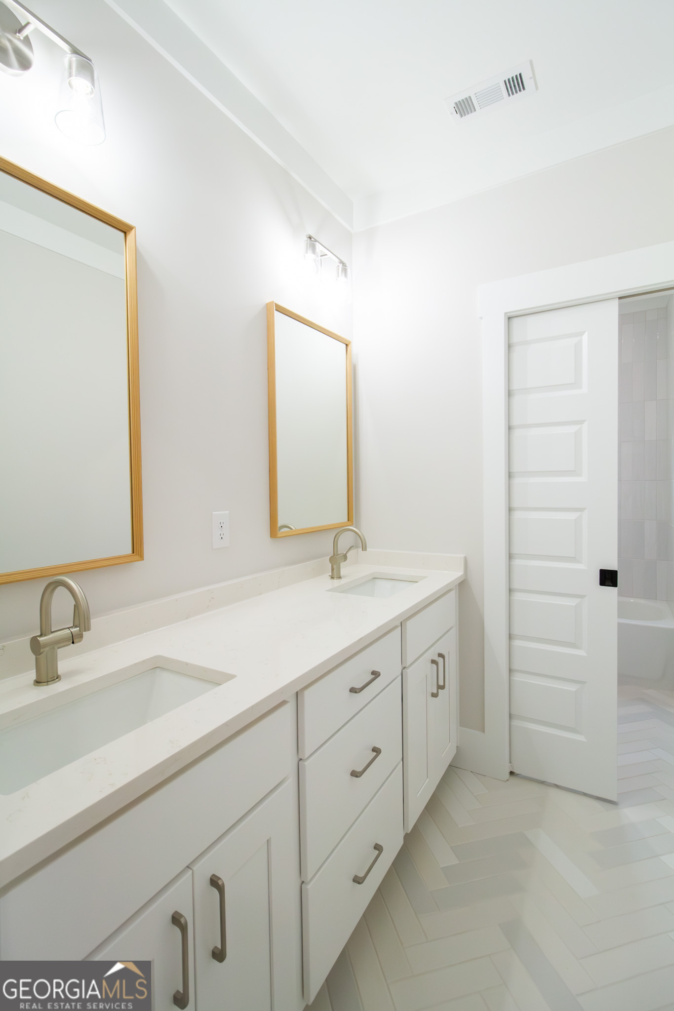 507 Casanova Street SE