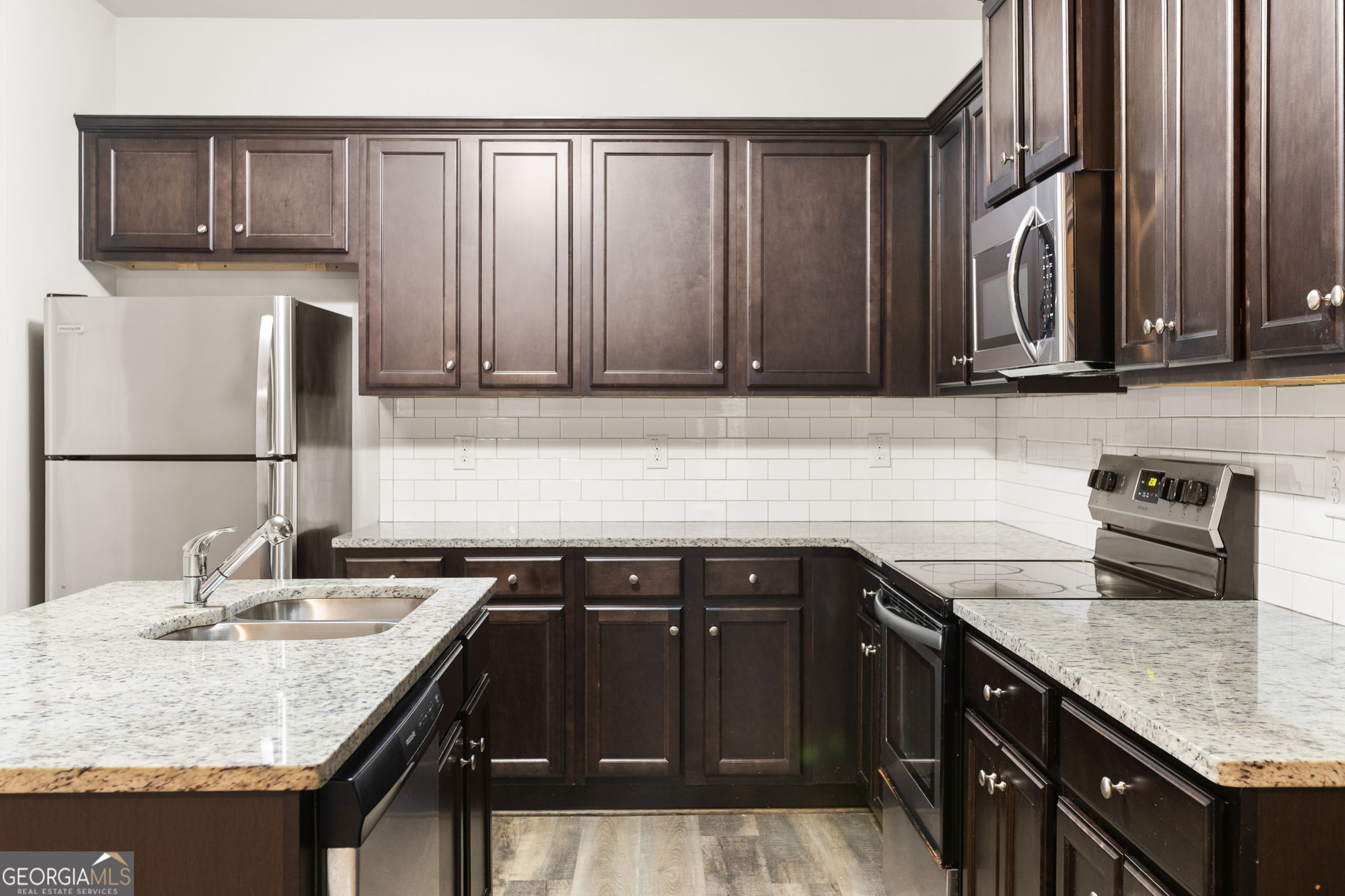 4497 Ravenwood Drive