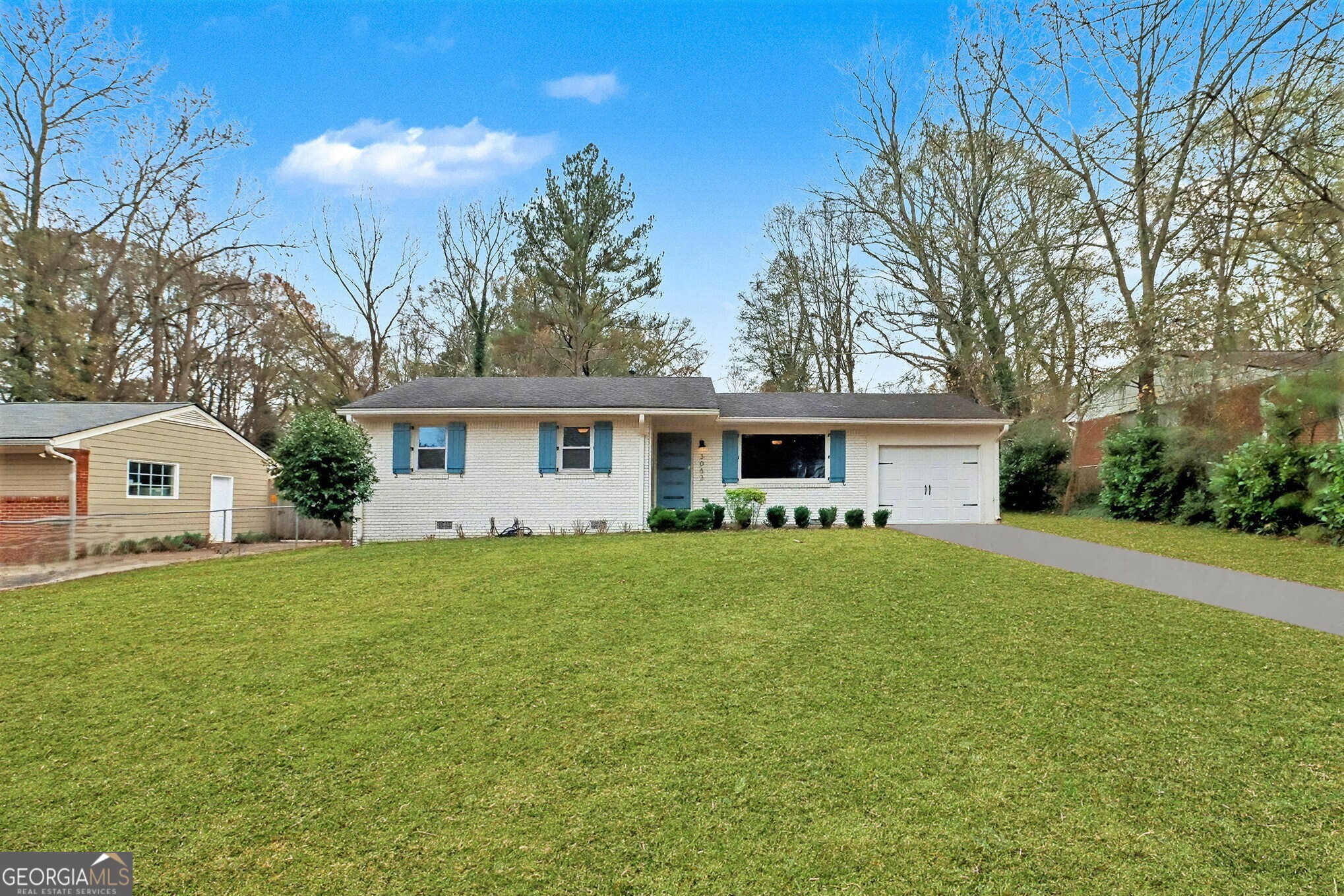 3053 Hollywood Drive