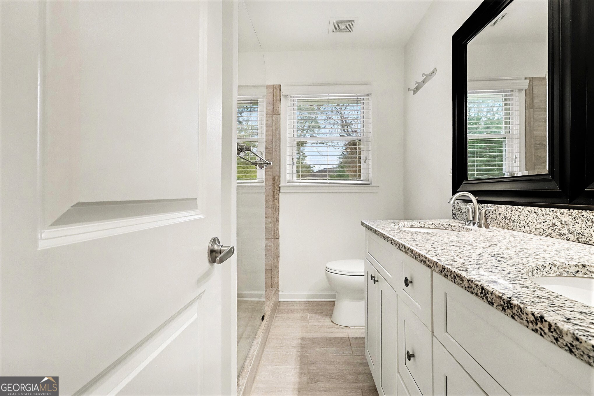 3053 Hollywood Drive