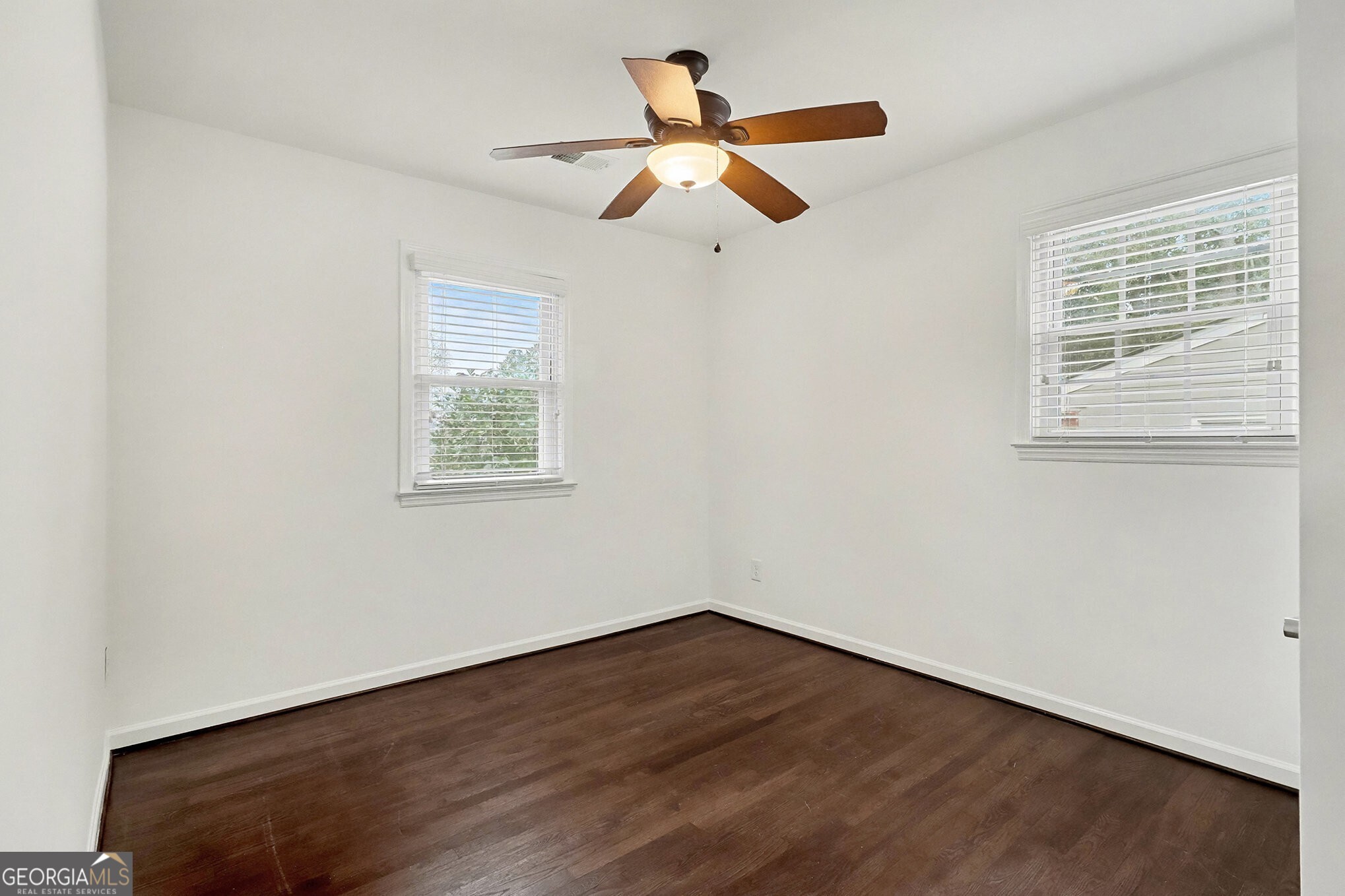 3053 Hollywood Drive