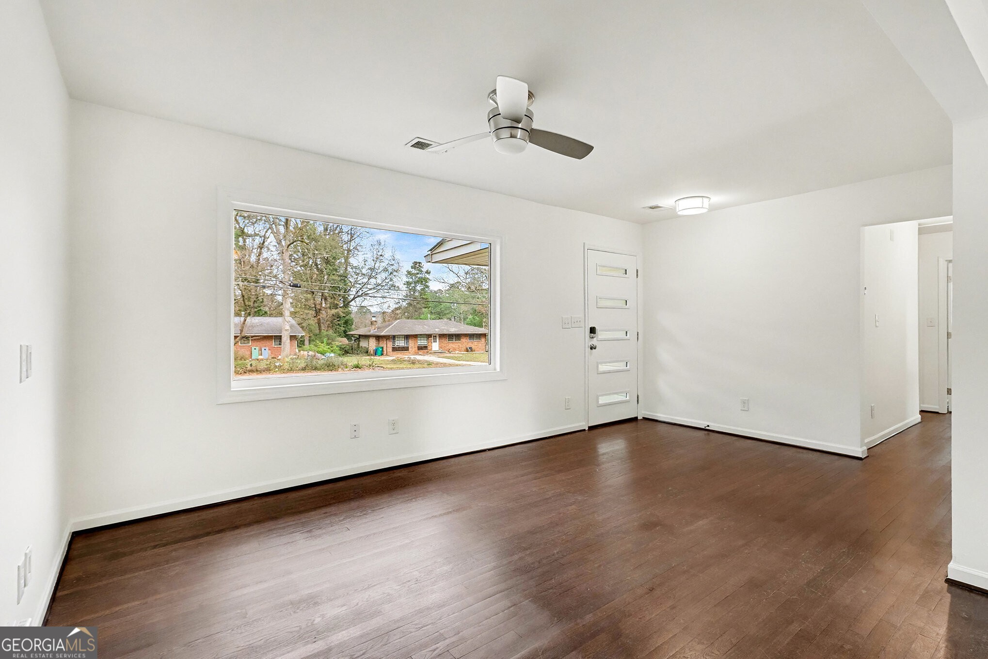 3053 Hollywood Drive