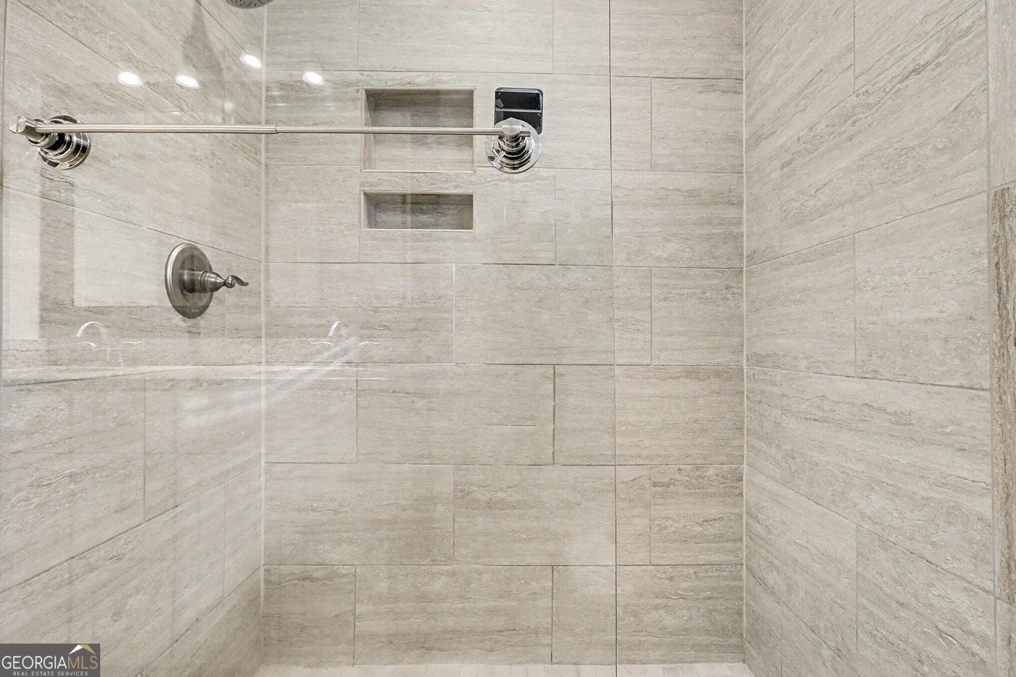 3053 Hollywood Drive