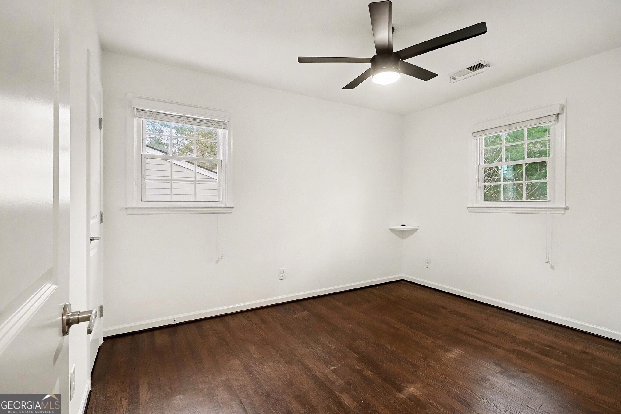 3053 Hollywood Drive