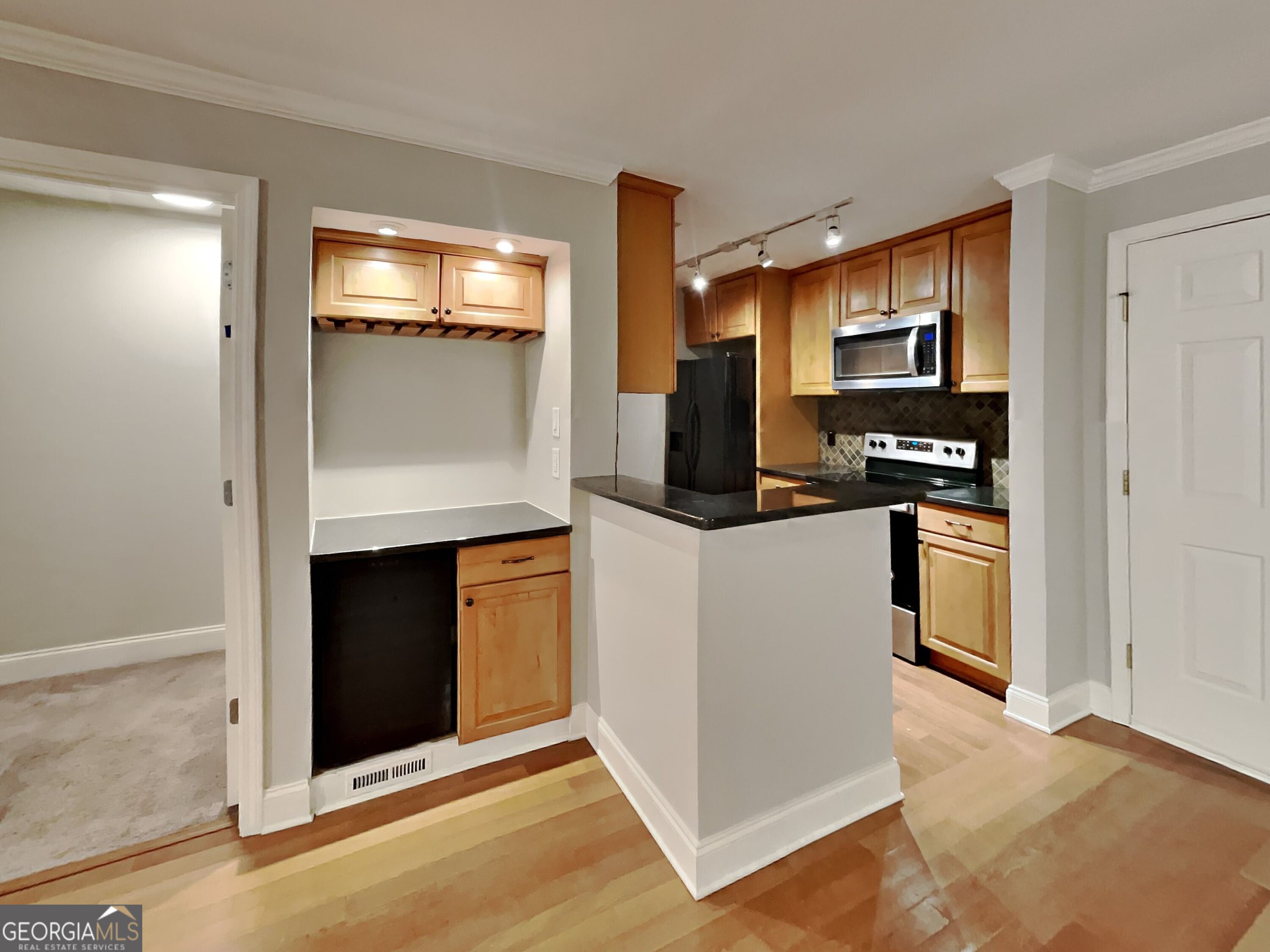 1202 Pine Heights Drive NE