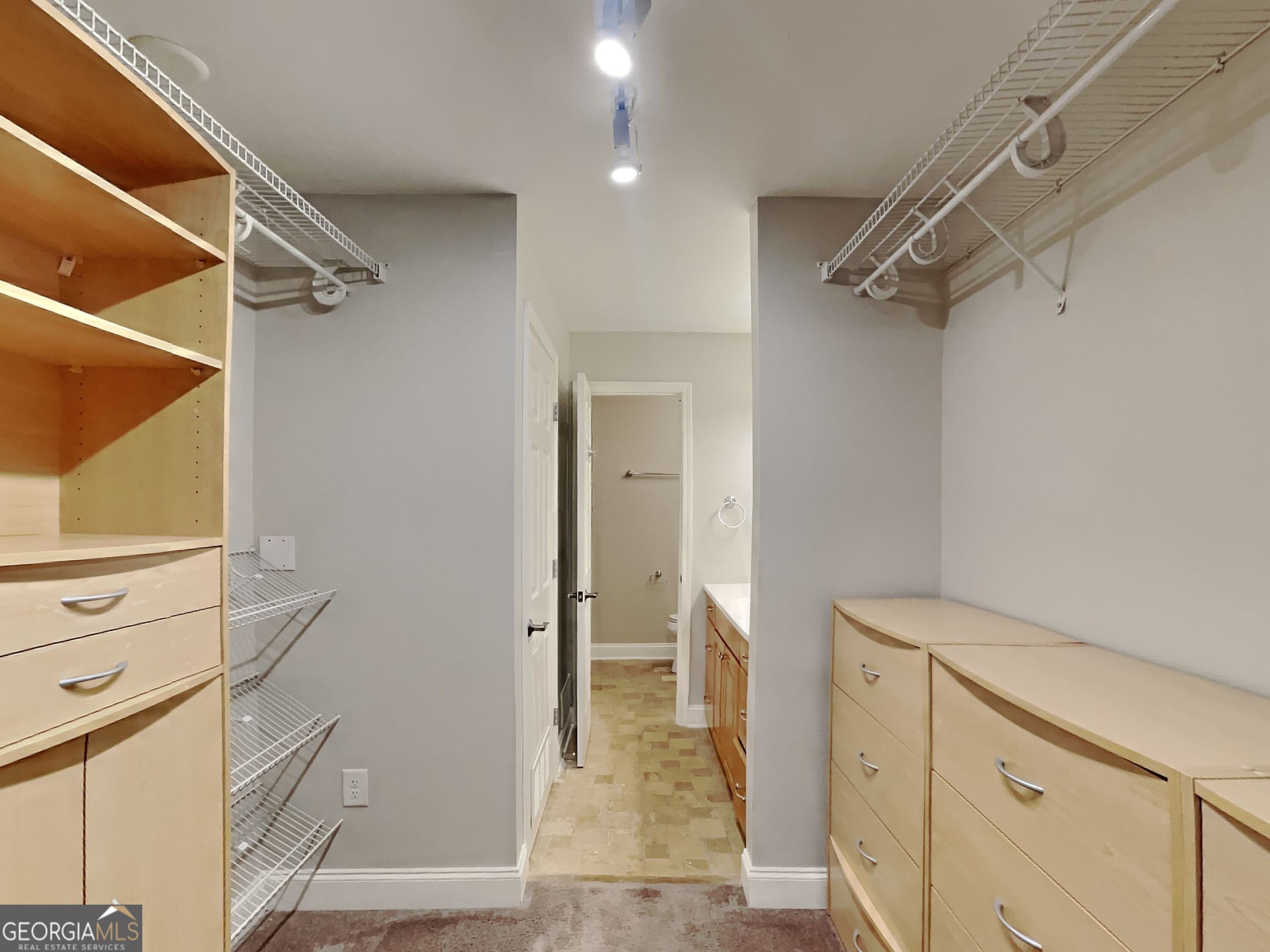 1202 Pine Heights Drive NE