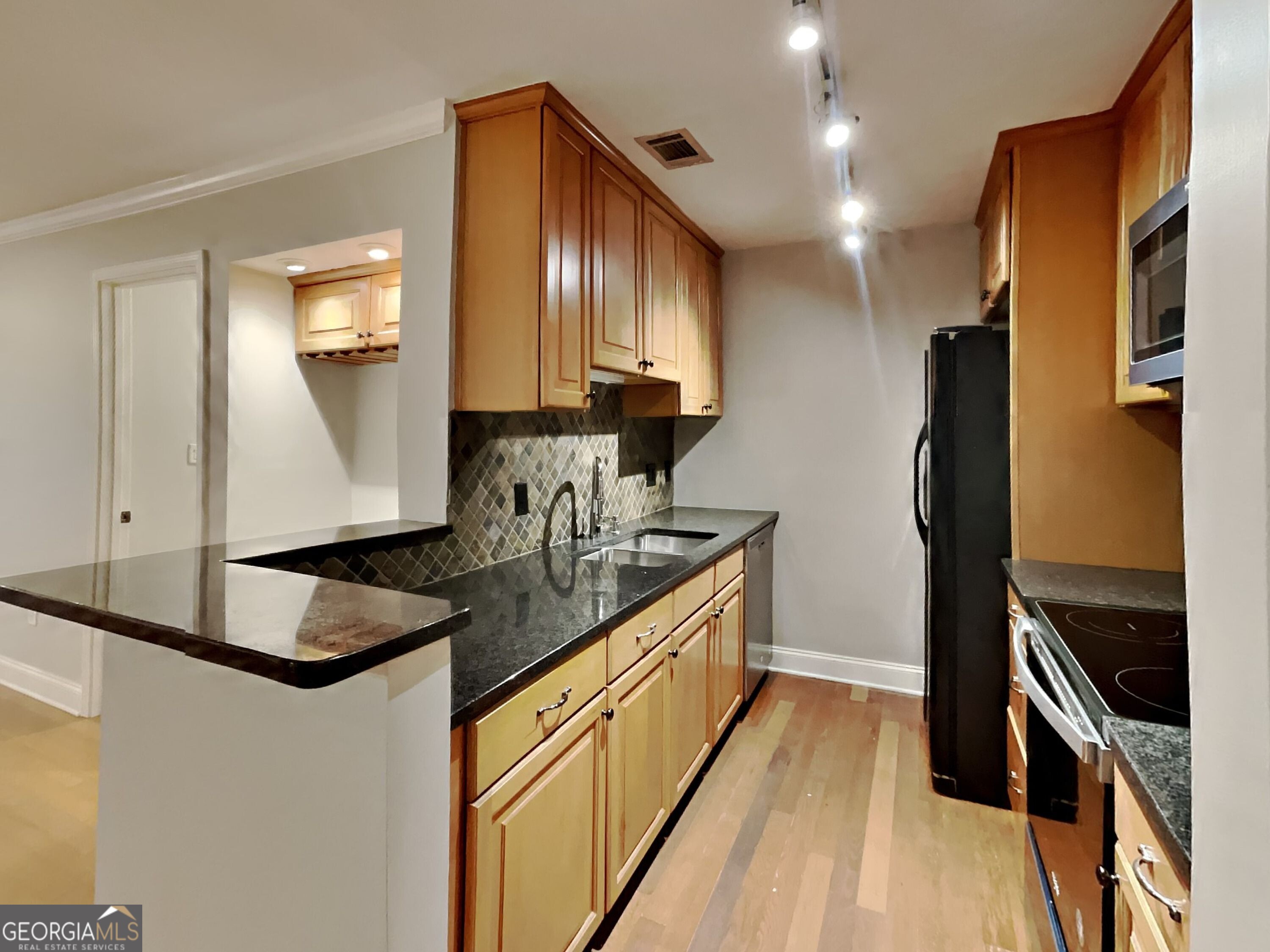 1202 Pine Heights Drive NE