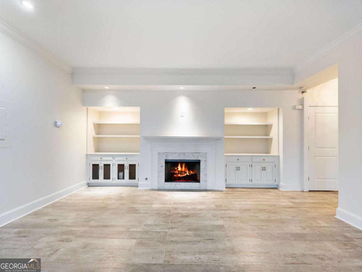 3636 Peachtree Road NE # 405