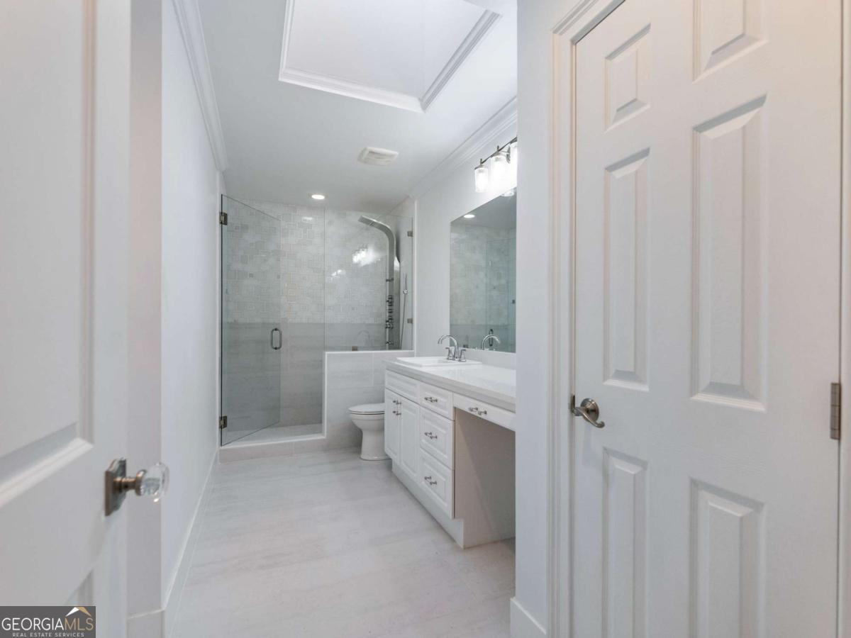 3636 Peachtree Road NE # 405