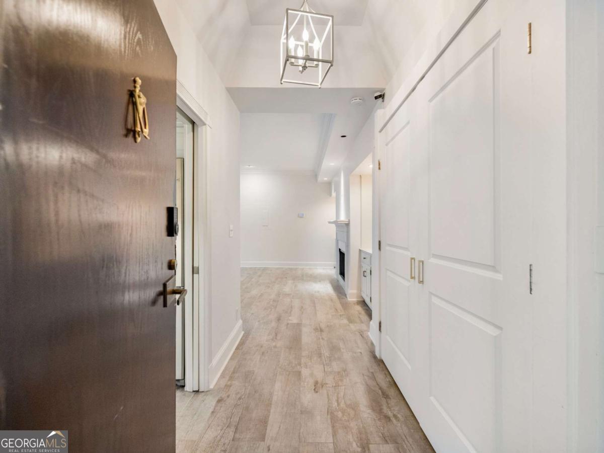 3636 Peachtree Road NE # 405